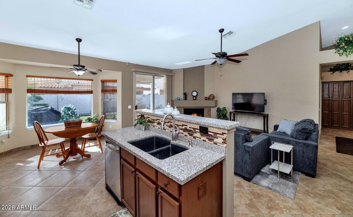 11501 W LAURELWOOD Lane, Avondale, AZ 85392 — photo 16 of 34