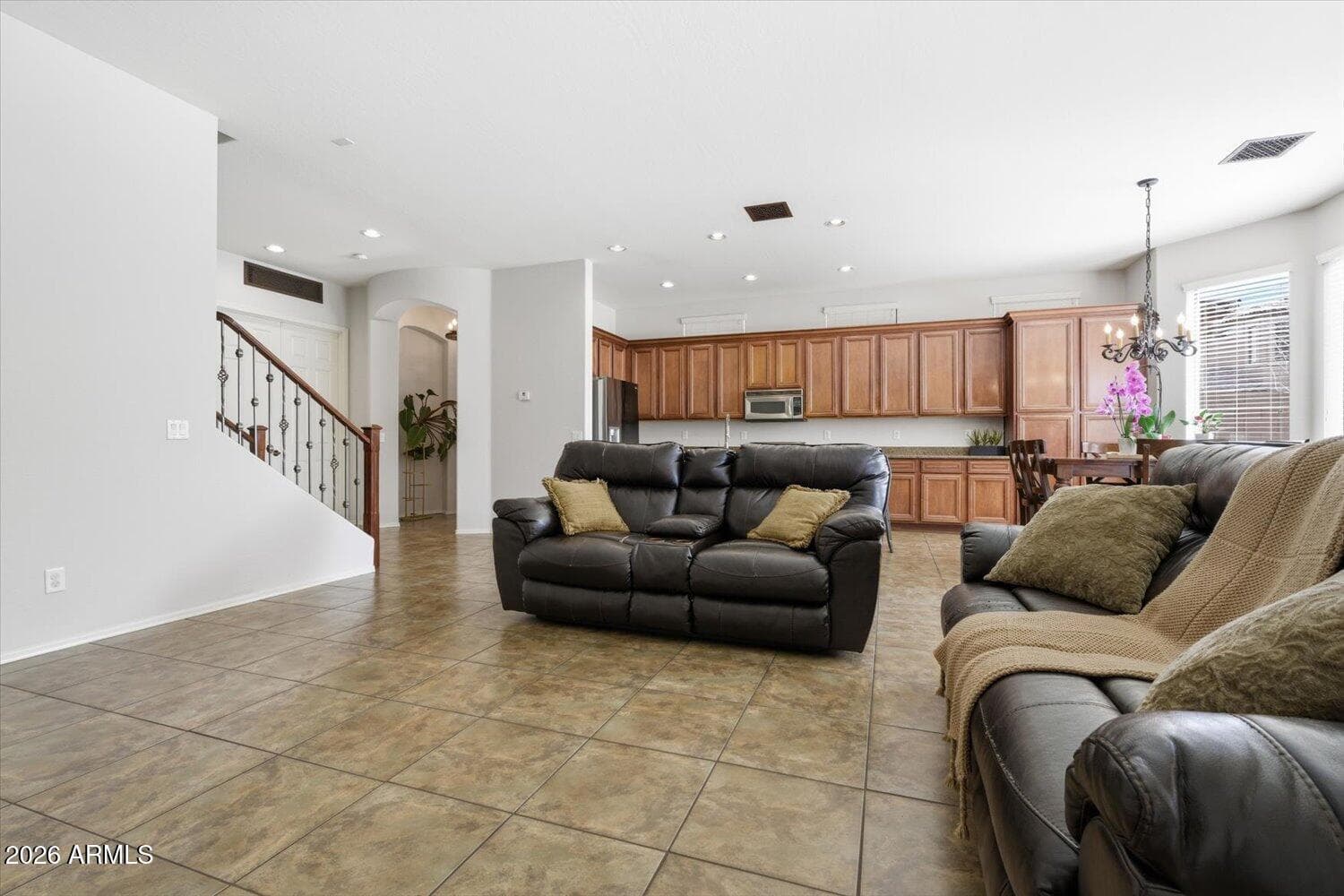 7253 E NATHAN Street, Mesa, AZ 85207 — photo 10 of 33