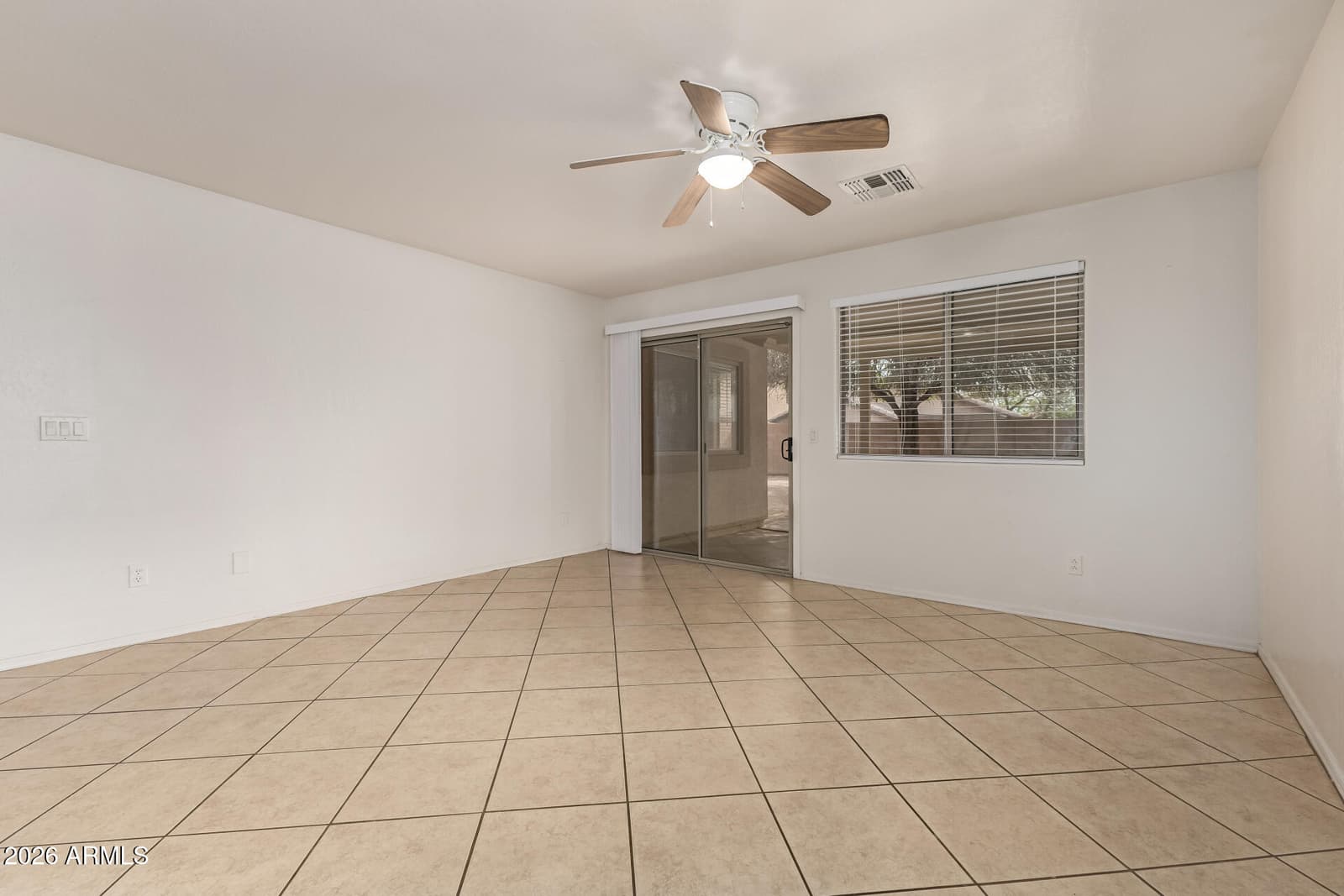 11363 W DAVIS Lane, Avondale, AZ 85323 — photo 7 of 28
