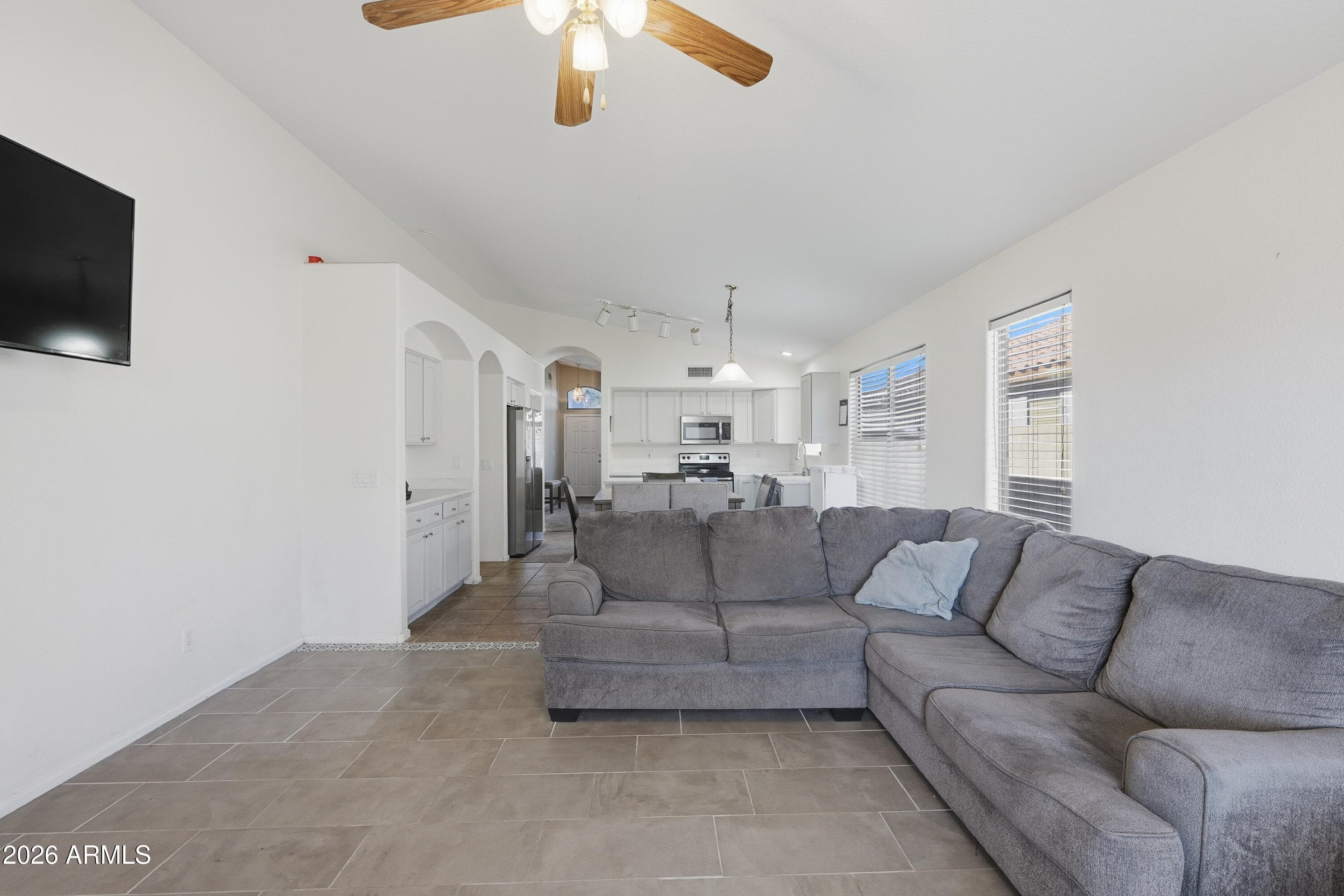 2633 N 109TH Avenue, Avondale, AZ 85392 — photo 8 of 35