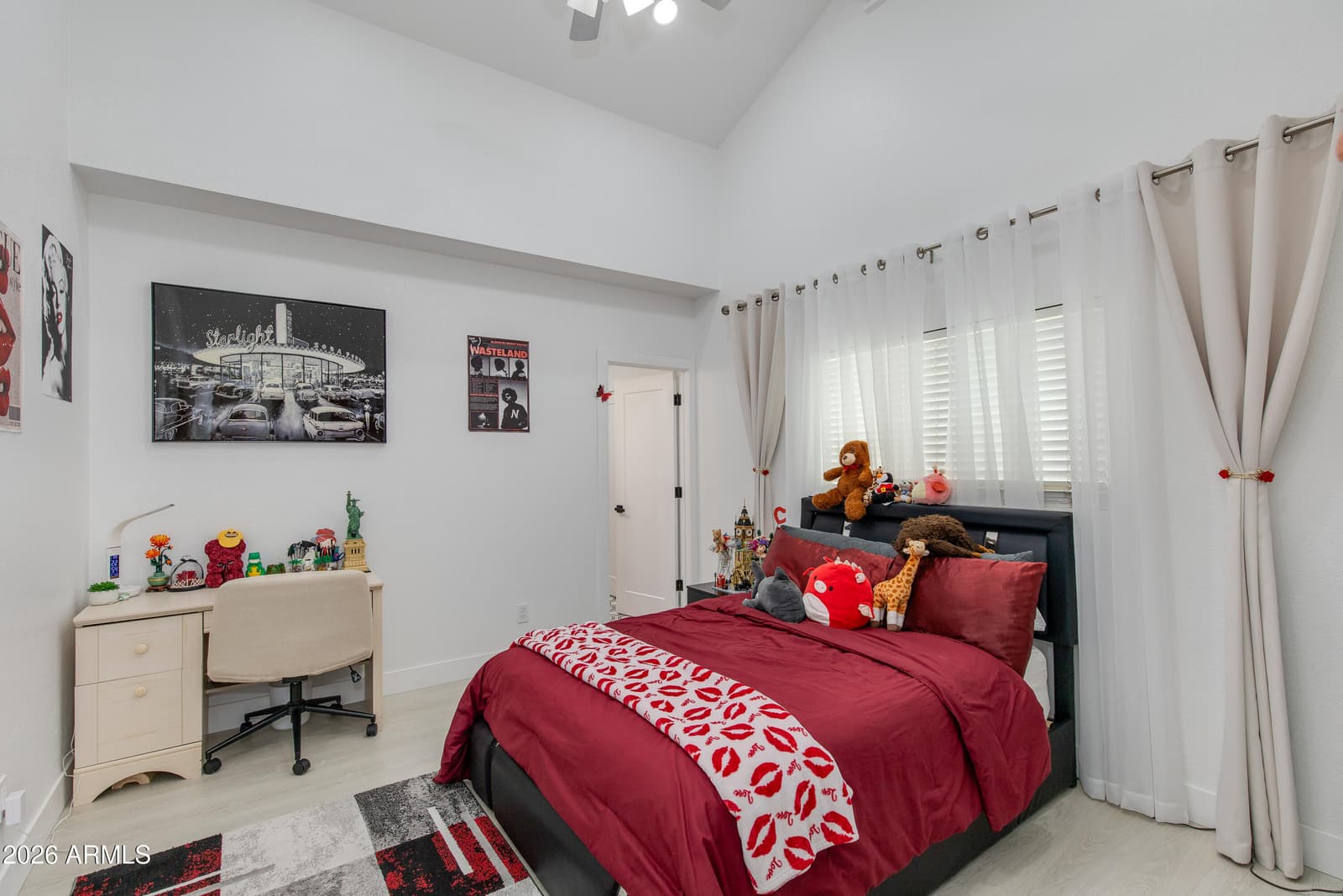 5216 W VOLTAIRE Drive, Glendale, AZ 85304 — photo 11 of 17