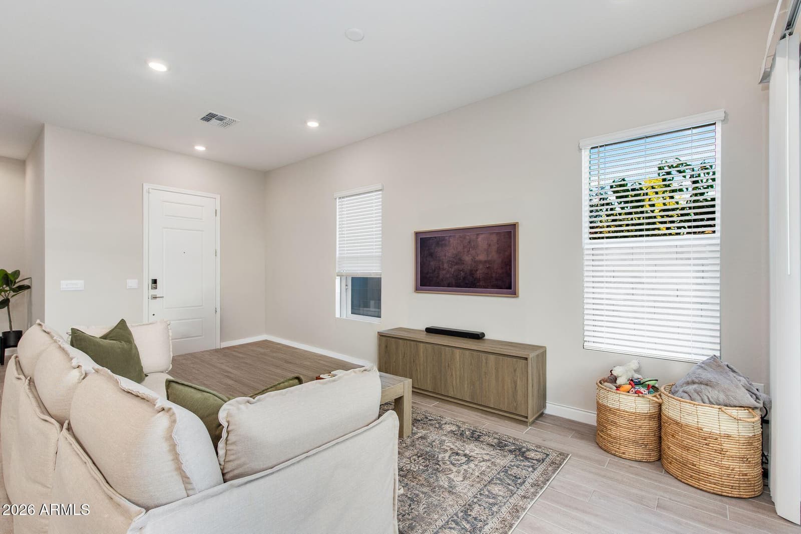 5010 E ANDERSON Drive, Scottsdale, AZ 85254 — photo 3 of 14