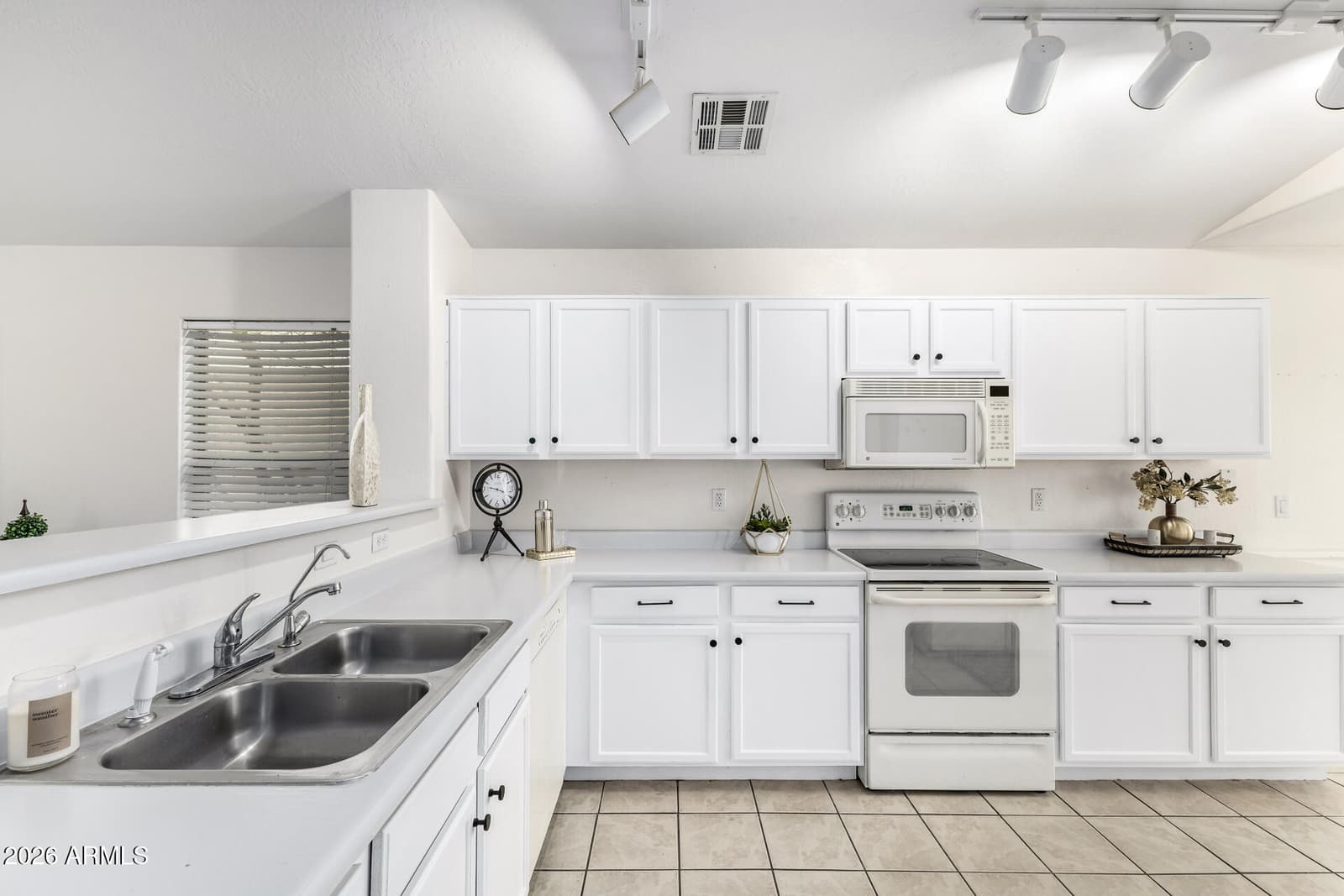 25859 W VICTORY Street, Buckeye, AZ 85326 — photo 10 of 29