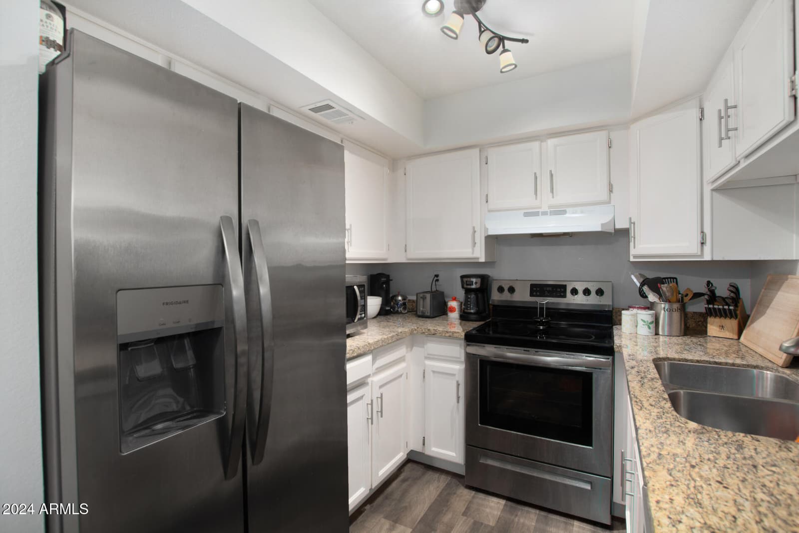 540 N MAY Street 2081, Mesa, AZ 85201 — photo 7 of 34