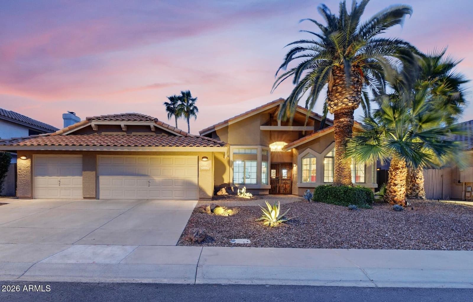 1117 W LAKERIDGE Drive, Gilbert, AZ 85233 — photo 1 of 33
