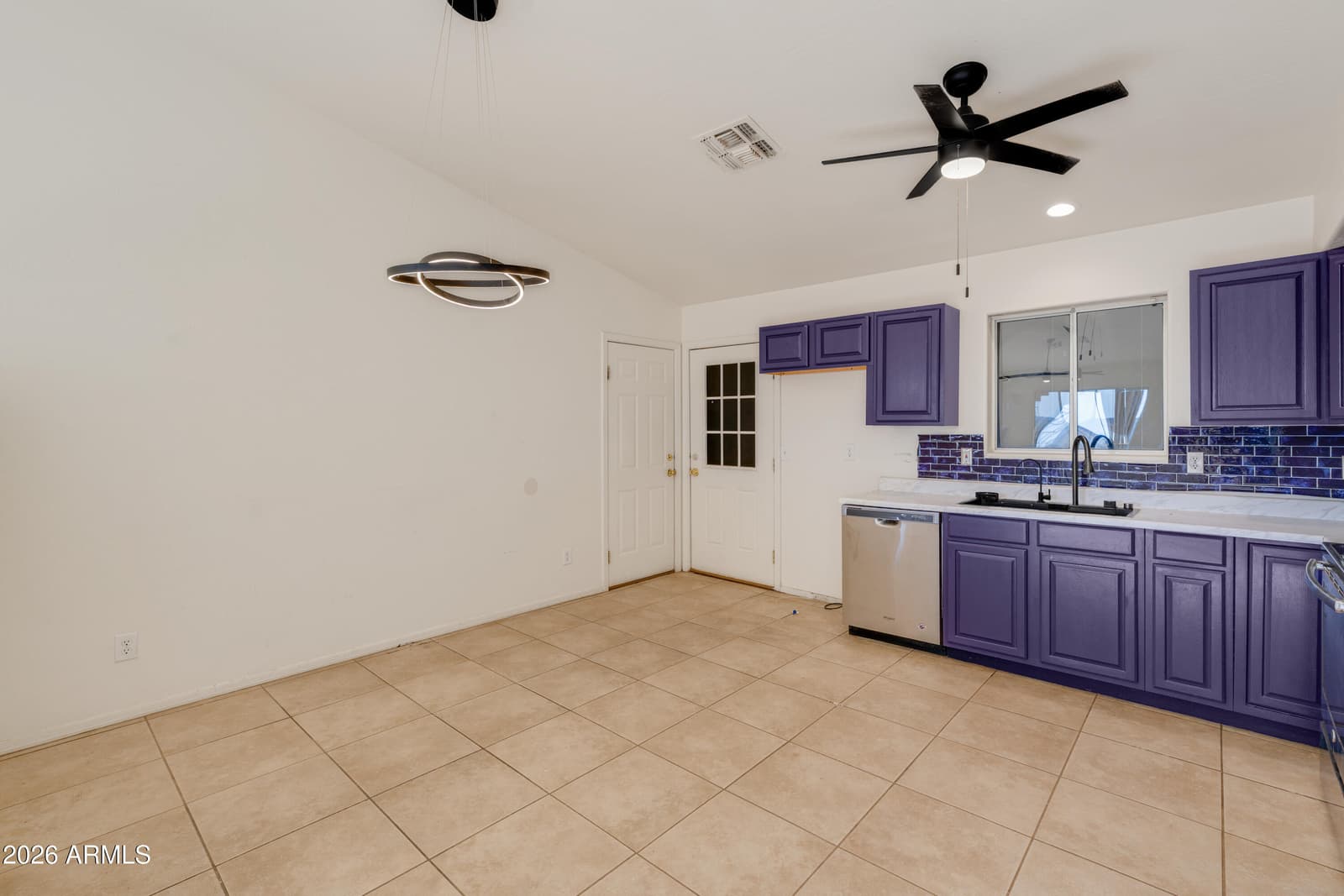 33665 S INCLINE Drive, Black Canyon City, AZ 85324 — photo 17 of 40