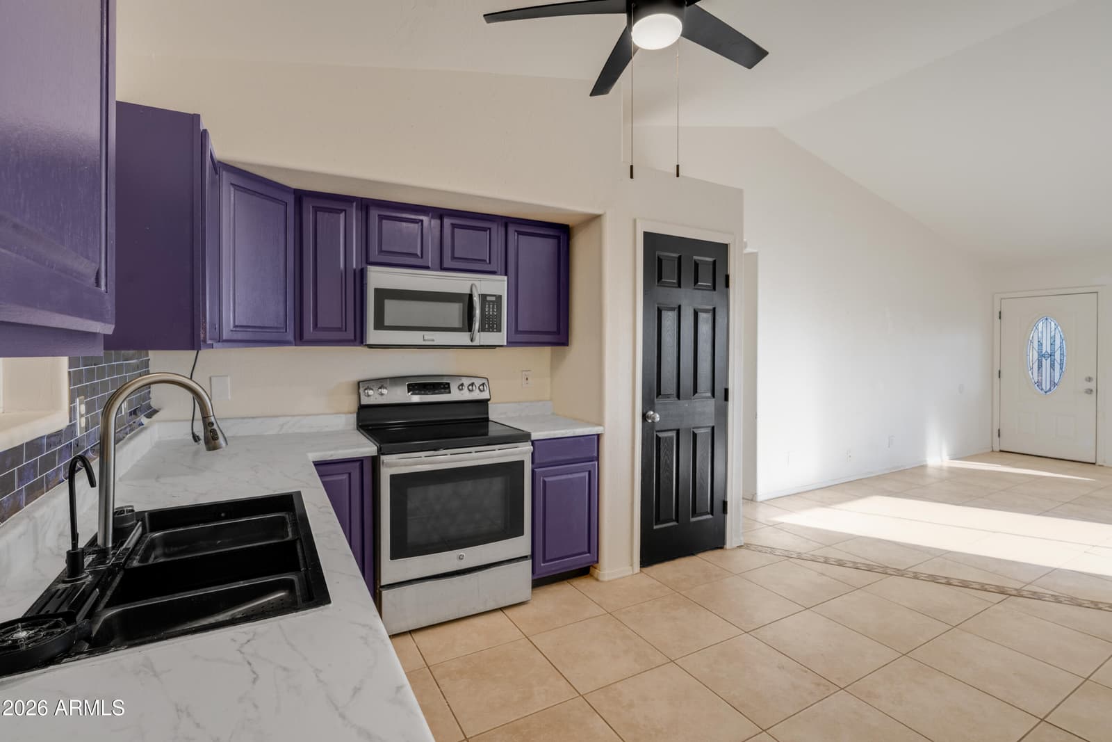 33665 S INCLINE Drive, Black Canyon City, AZ 85324 — photo 4 of 40
