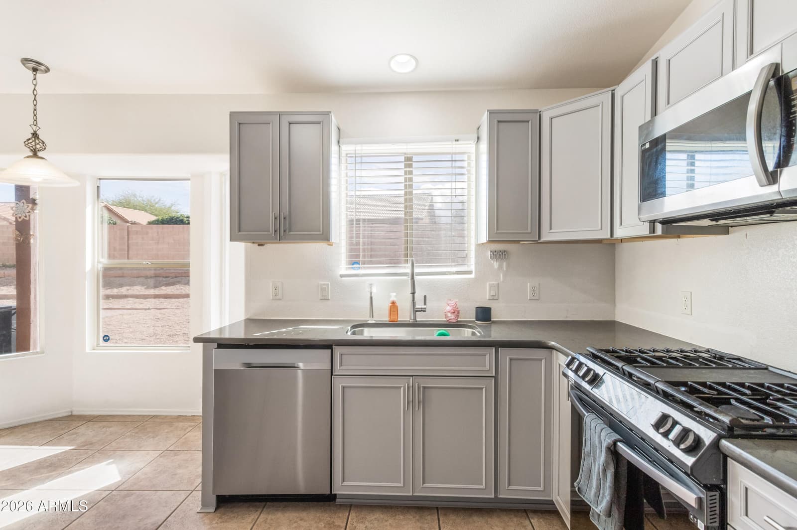 1594 Mission Viejo Drive, Sierra Vista, AZ 85635 — photo 12 of 35