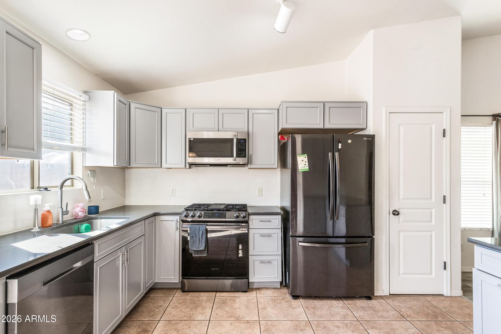 1594 Mission Viejo Drive, Sierra Vista, AZ 85635 — photo 11 of 35