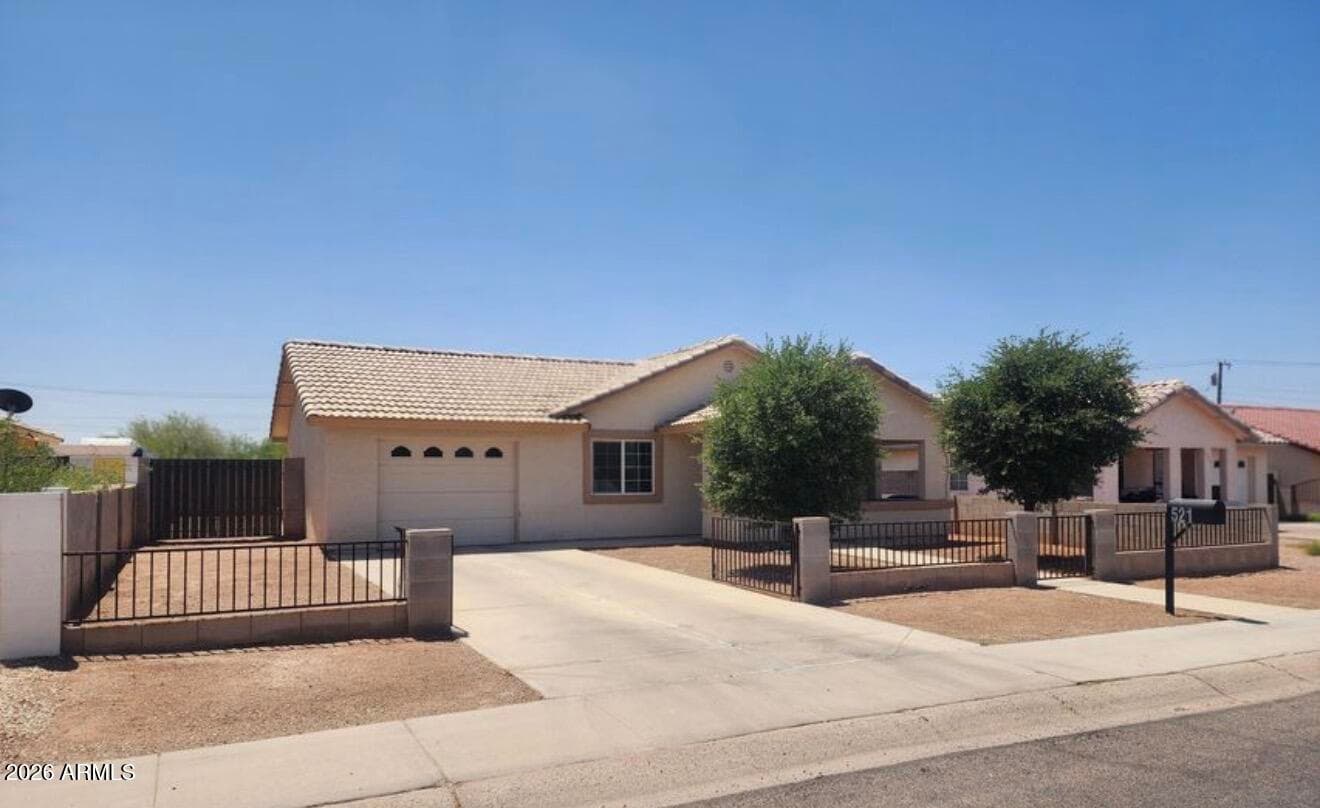 521 W 9TH Street, Casa Grande, AZ 85122 — photo 2 of 24