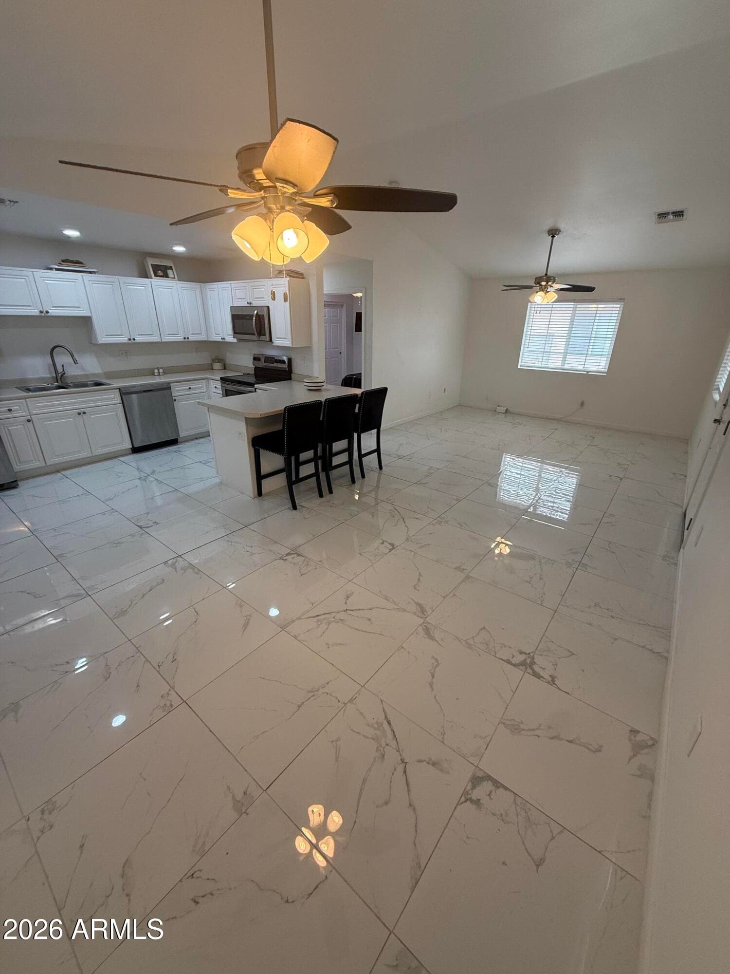 521 W 9TH Street, Casa Grande, AZ 85122 — photo 4 of 24