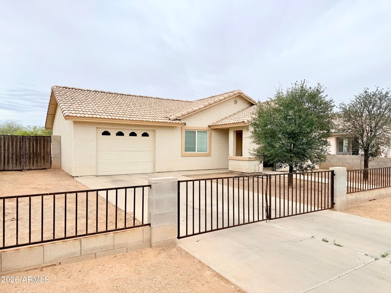 521 W 9TH Street, Casa Grande, AZ 85122 — photo 1 of 24