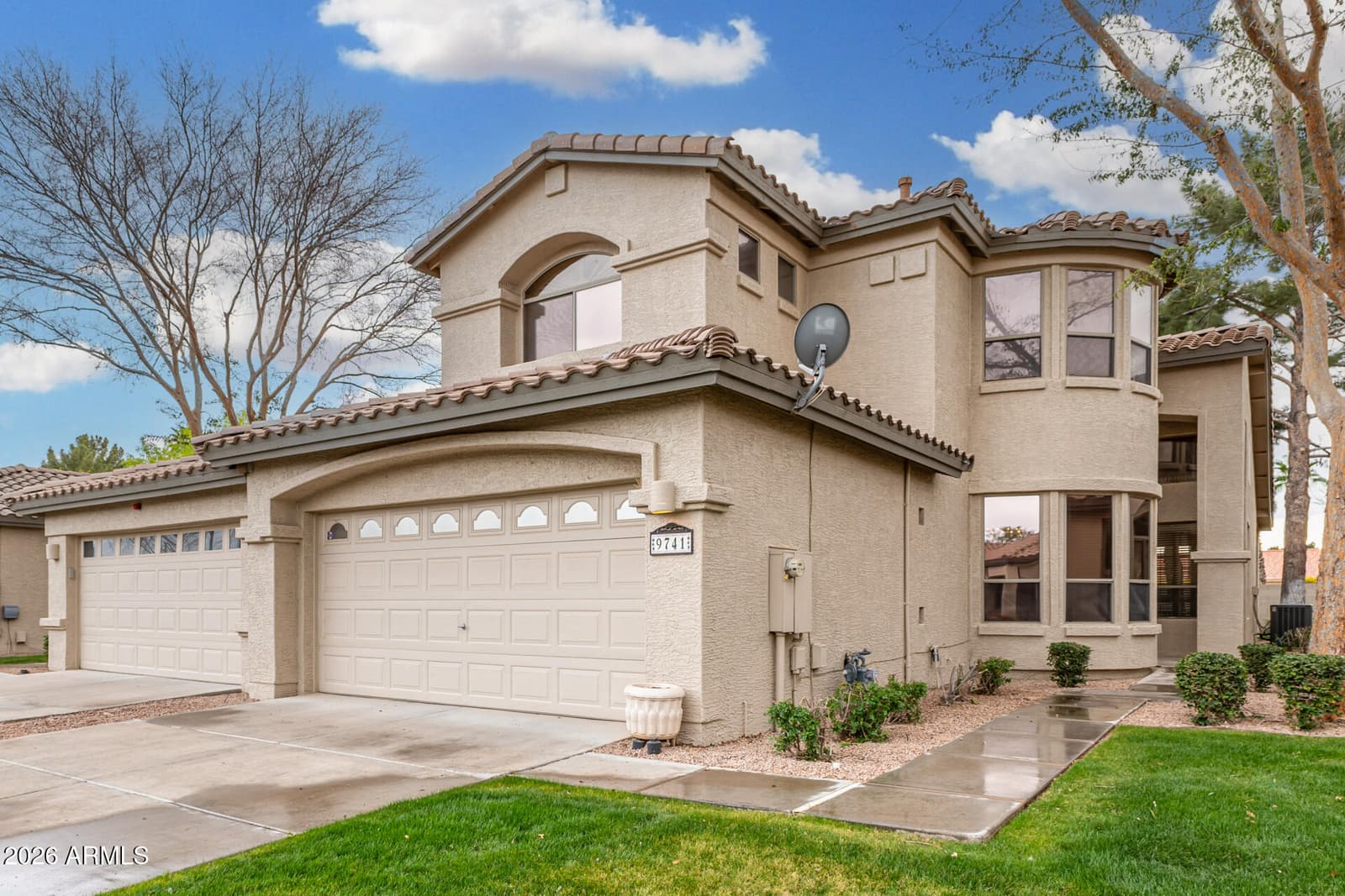 9741 E HOLIDAY Way, Sun Lakes, AZ 85248 — photo 1 of 45