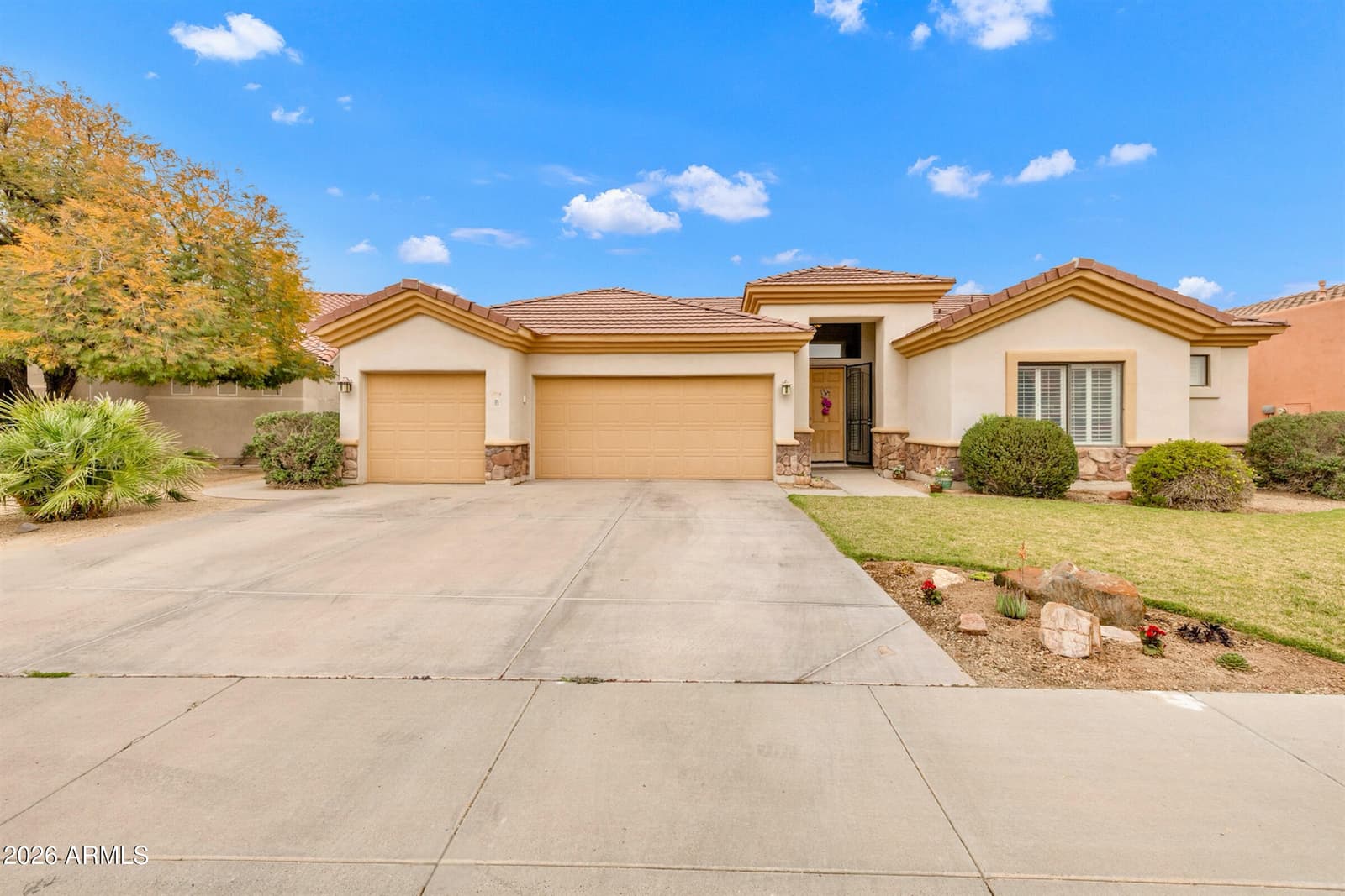 13354 W PALM Lane, Goodyear, AZ 85395 — photo 2 of 52