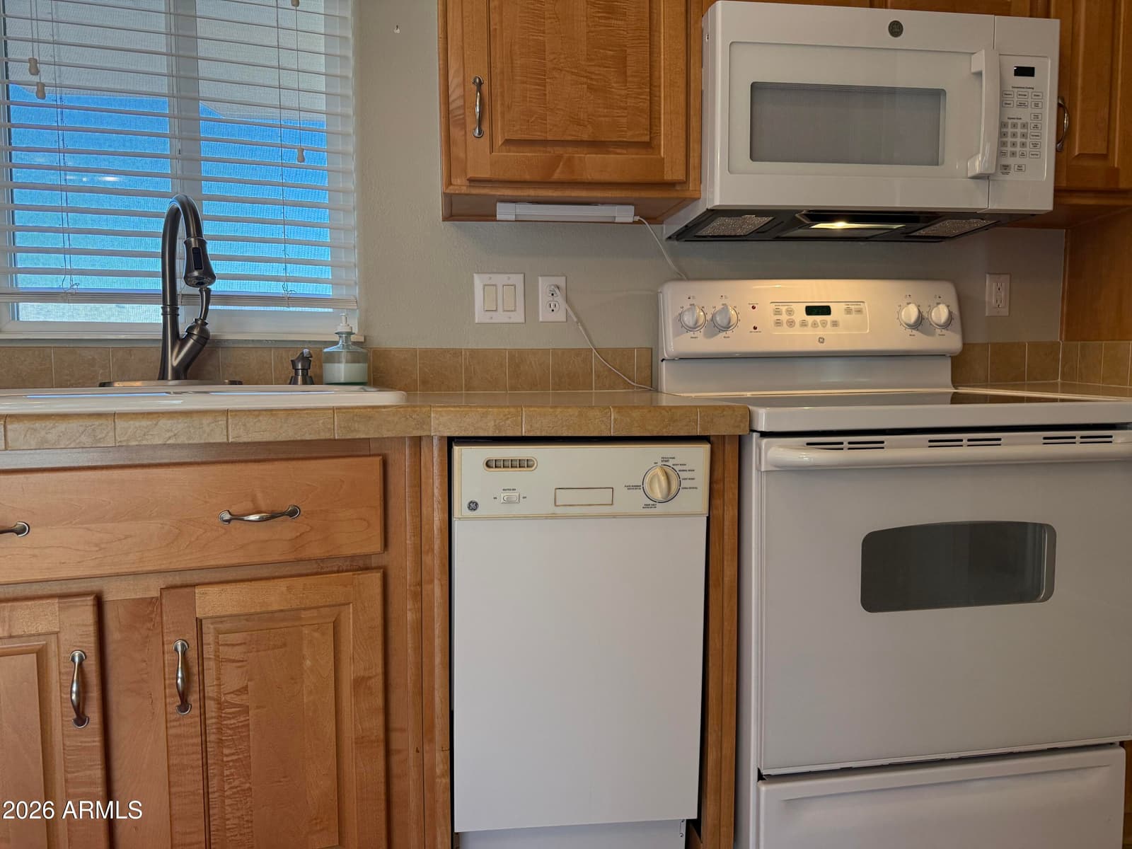 21175 W WESTWARD VIEW Road 241, Congress, AZ 85332 — photo 17 of 55