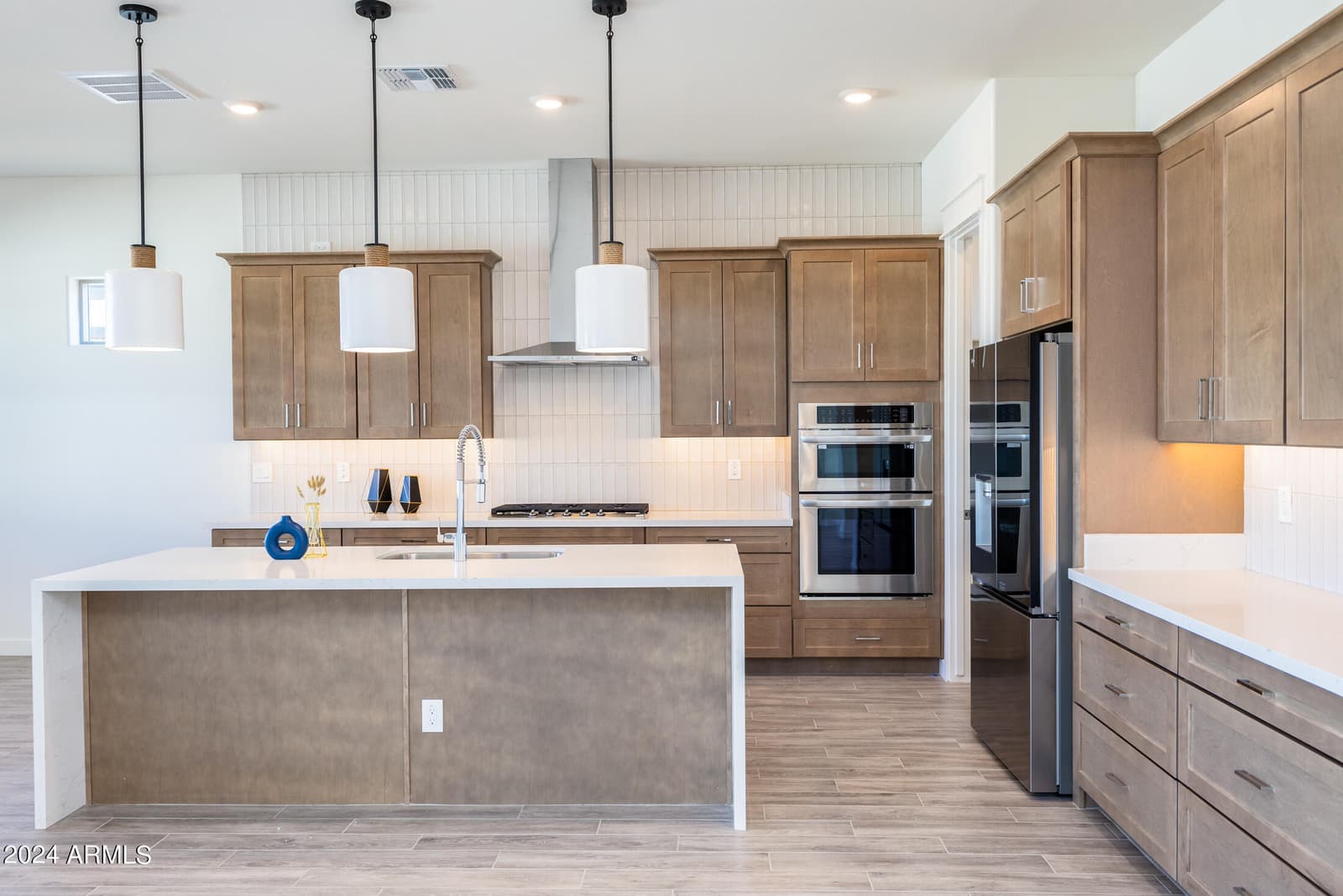 7550 W GELDING Drive, Peoria, AZ 85381 — photo 3 of 45
