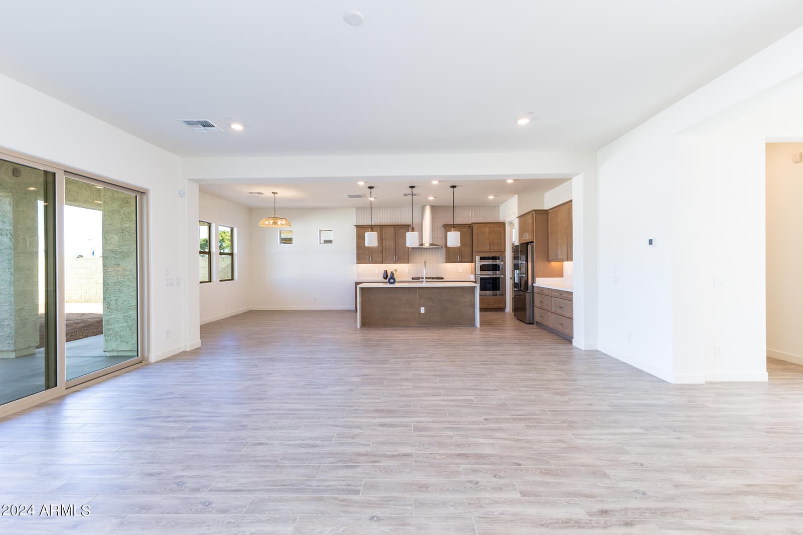 7550 W GELDING Drive, Peoria, AZ 85381 — photo 11 of 45