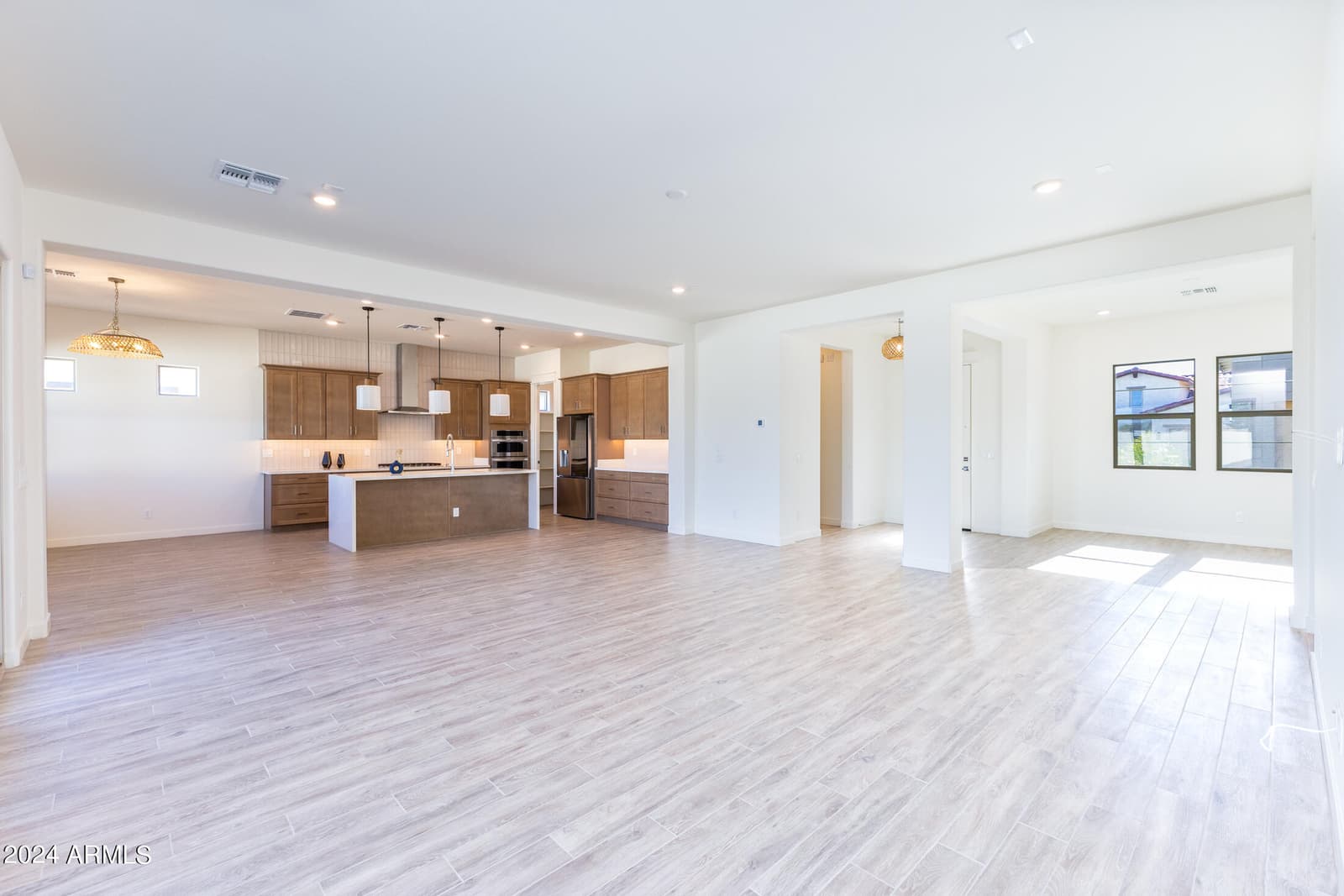 7550 W GELDING Drive, Peoria, AZ 85381 — photo 12 of 45