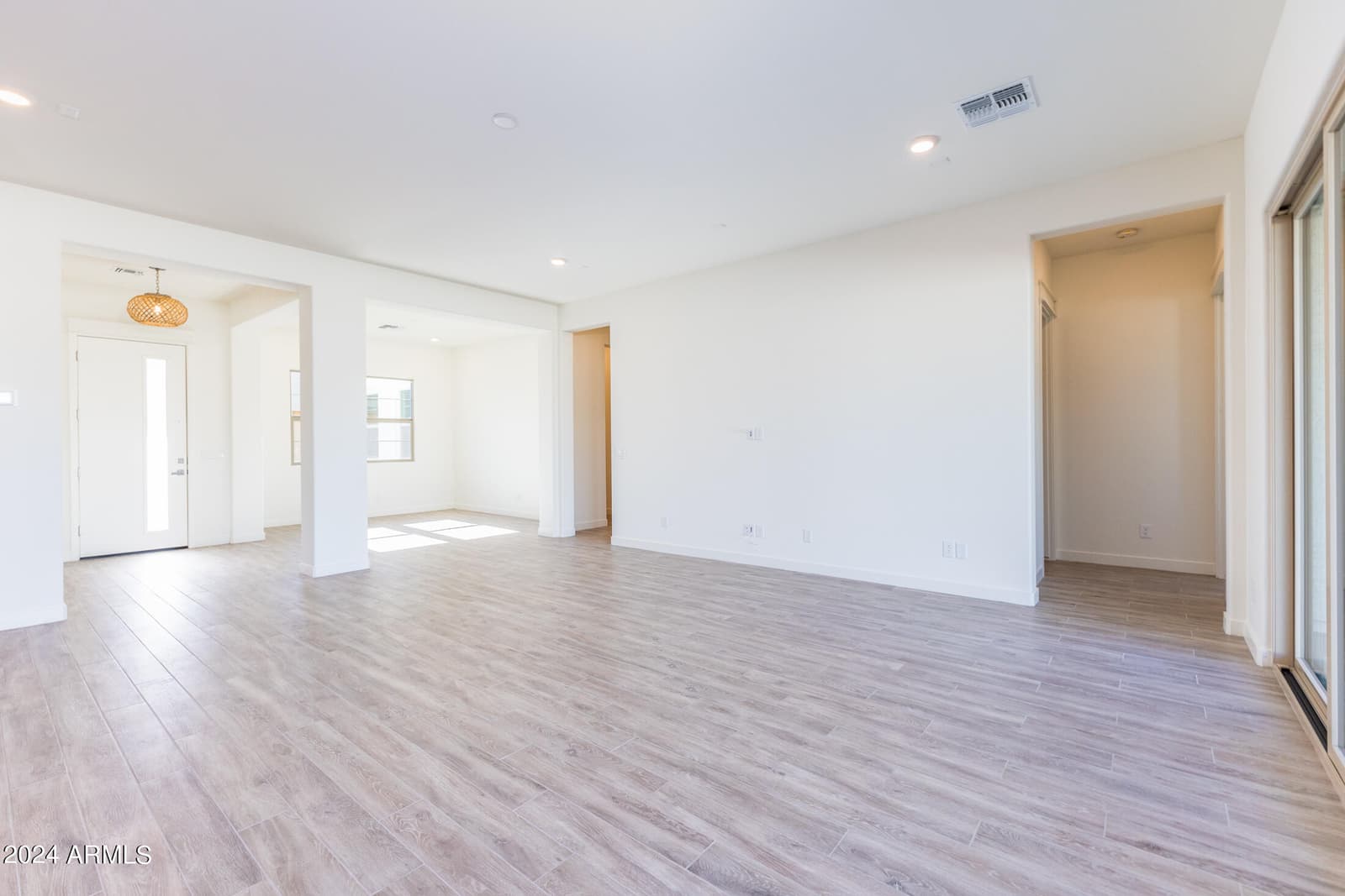 7550 W GELDING Drive, Peoria, AZ 85381 — photo 13 of 45