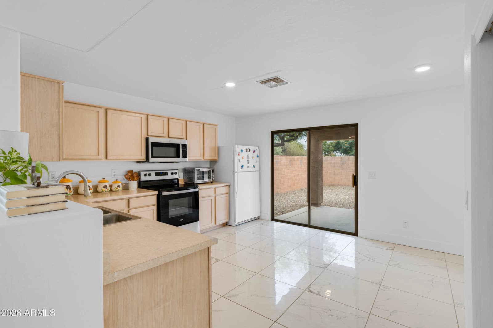 30052 N SUNRAY Drive, San Tan Valley, AZ 85143 — photo 6 of 20