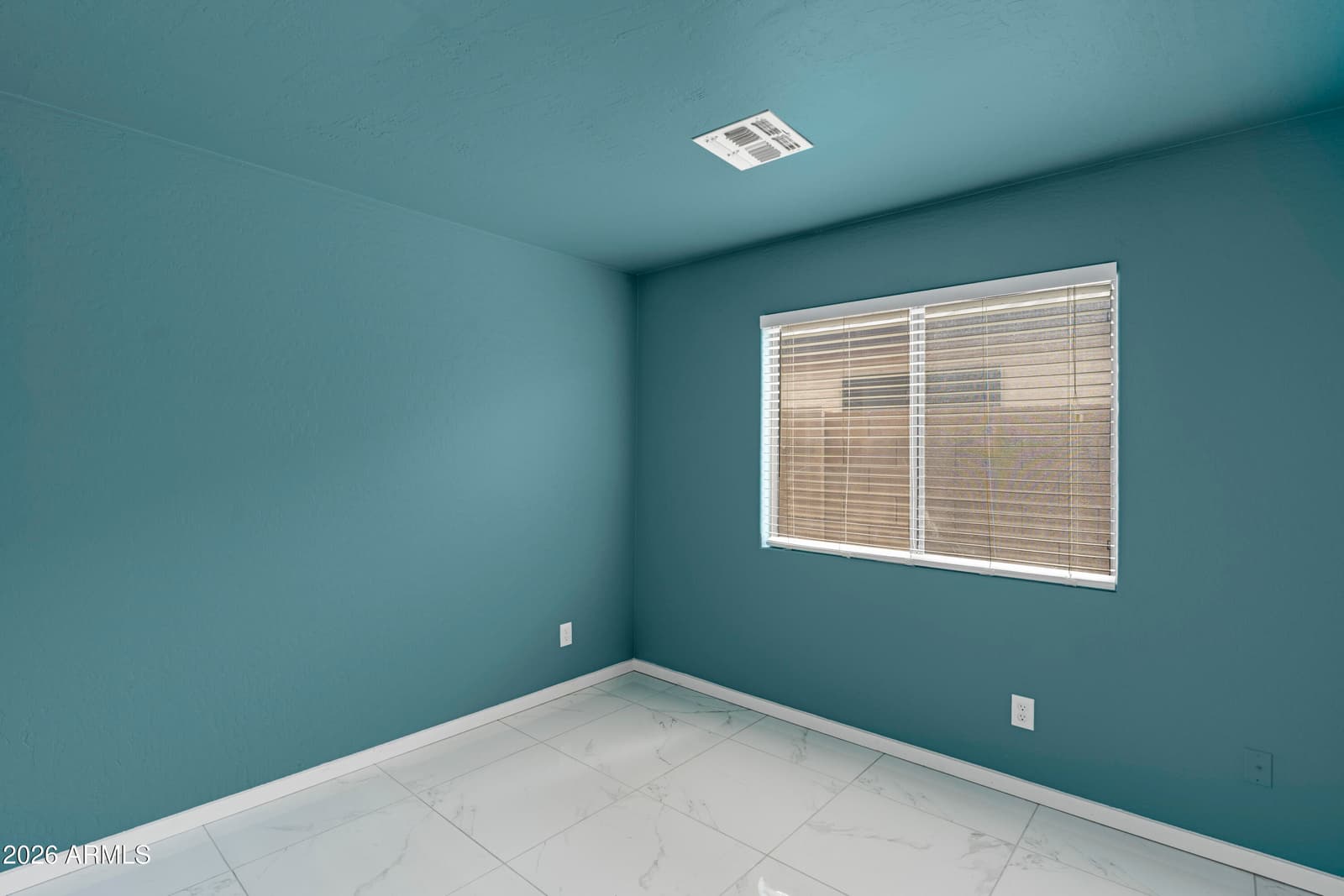 30052 N SUNRAY Drive, San Tan Valley, AZ 85143 — photo 10 of 20