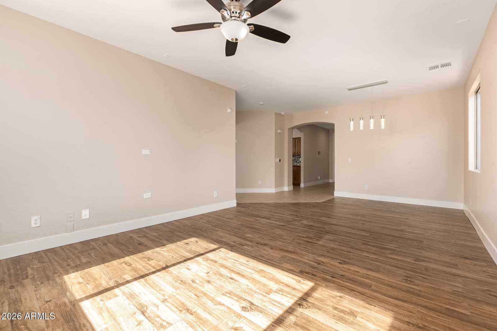 10625 E Knowles Avenue, Mesa, AZ 85209 — photo 4 of 38