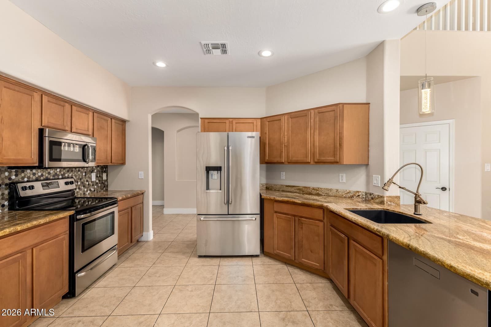10625 E Knowles Avenue, Mesa, AZ 85209 — photo 10 of 38