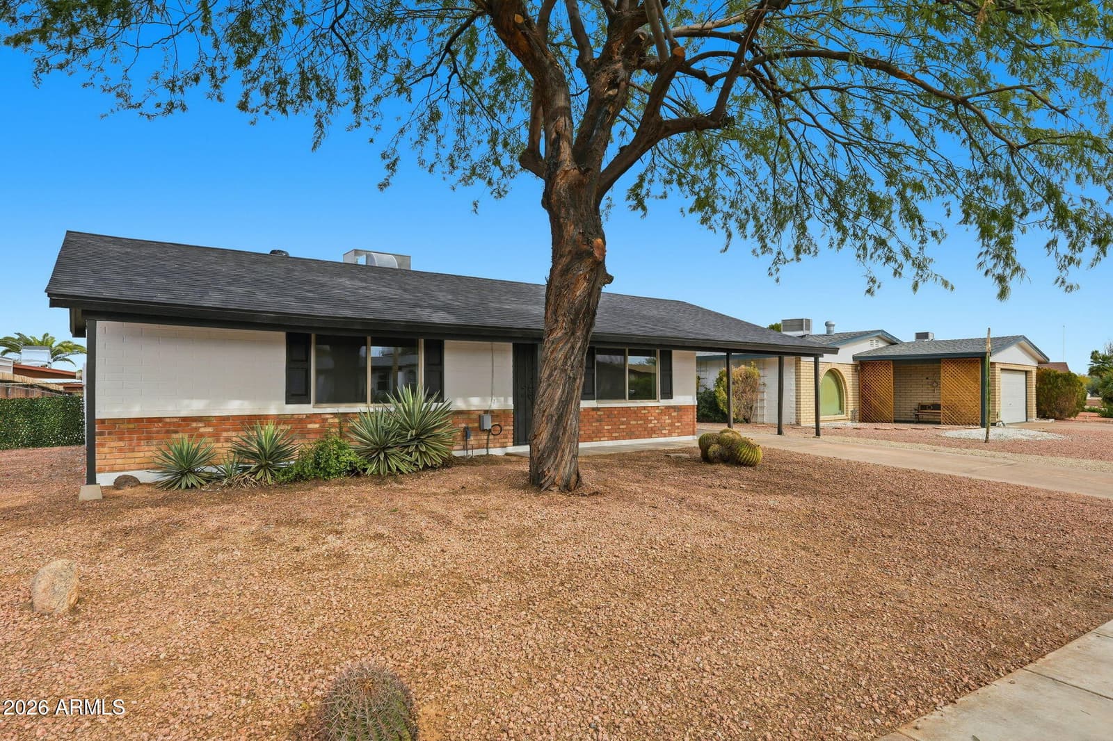 2134 E BECK Lane, Phoenix, AZ 85022 — photo 2 of 40