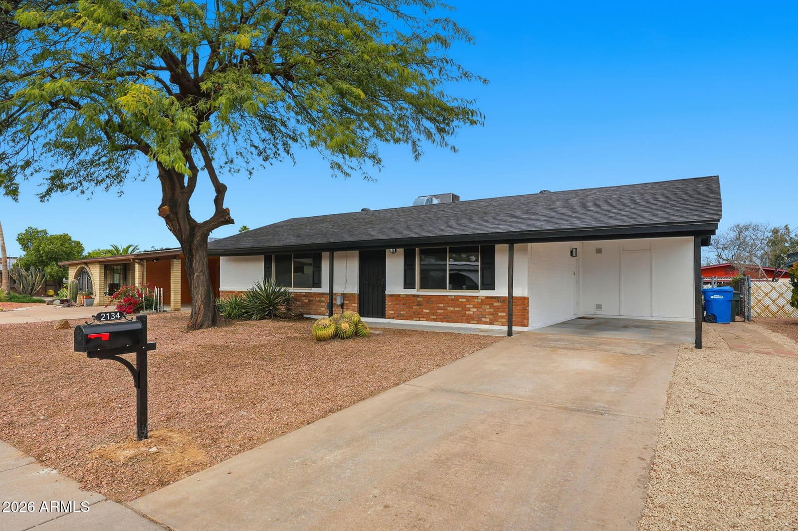 2134 E BECK Lane, Phoenix, AZ 85022 — photo 3 of 40