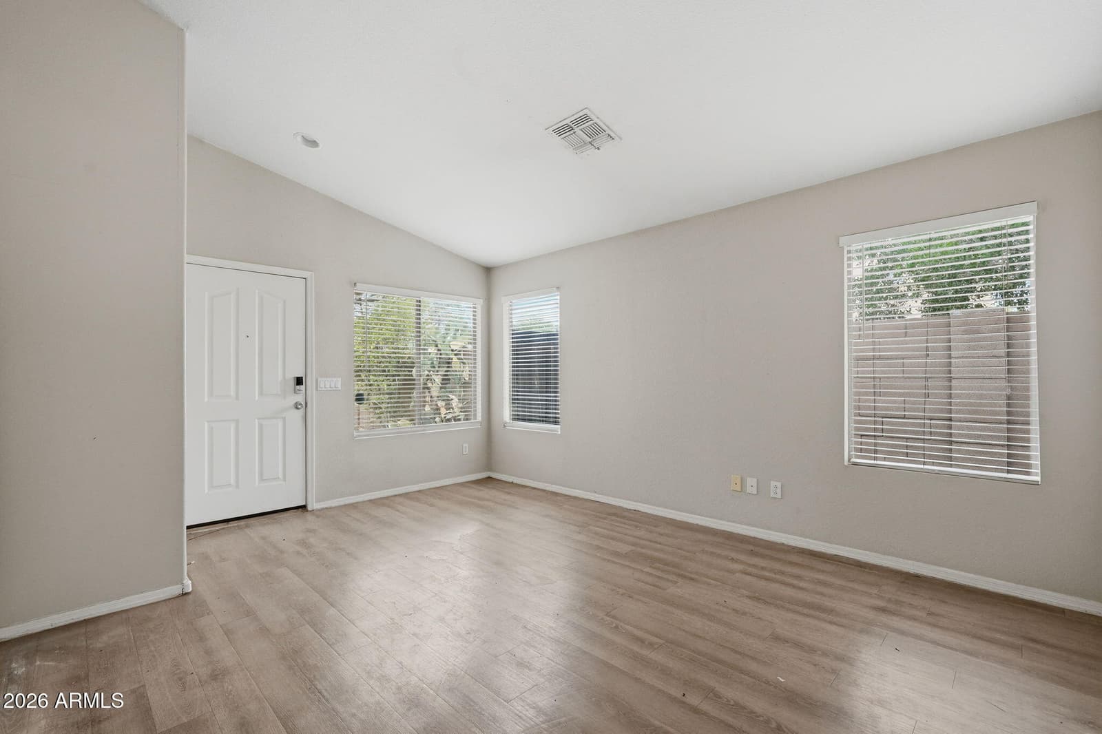 2049 N 109TH Avenue, Avondale, AZ 85392 — photo 4 of 31