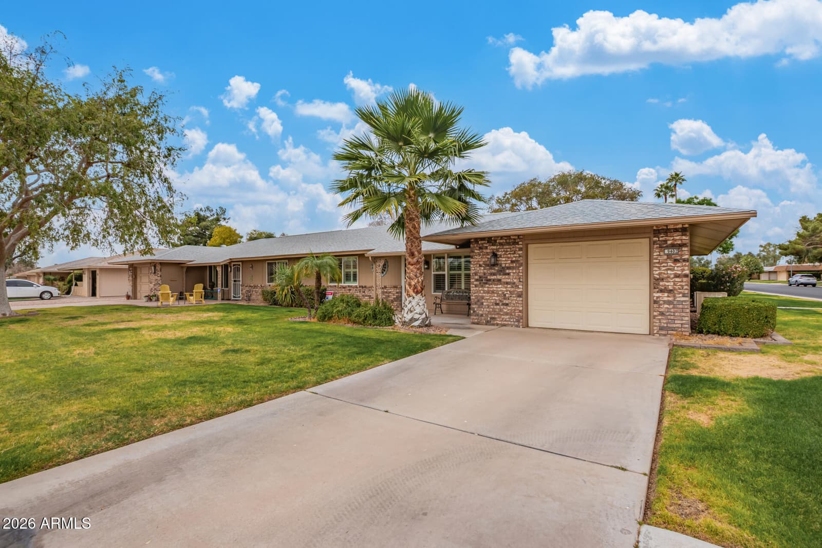 9402 W LONG HILLS Drive, Sun City, AZ 85351 — photo 8 of 29