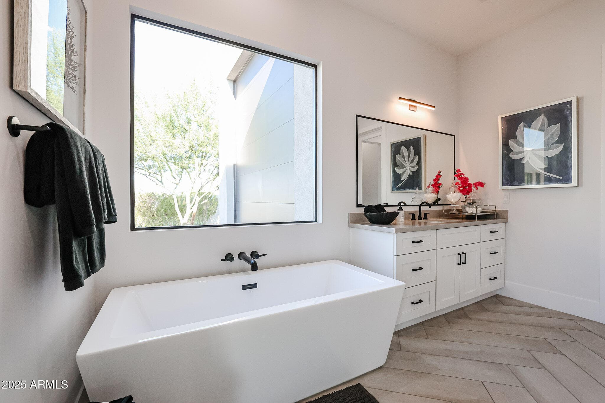 1672 W LAVITT Lane, Phoenix, AZ 85086 — photo 27 of 60