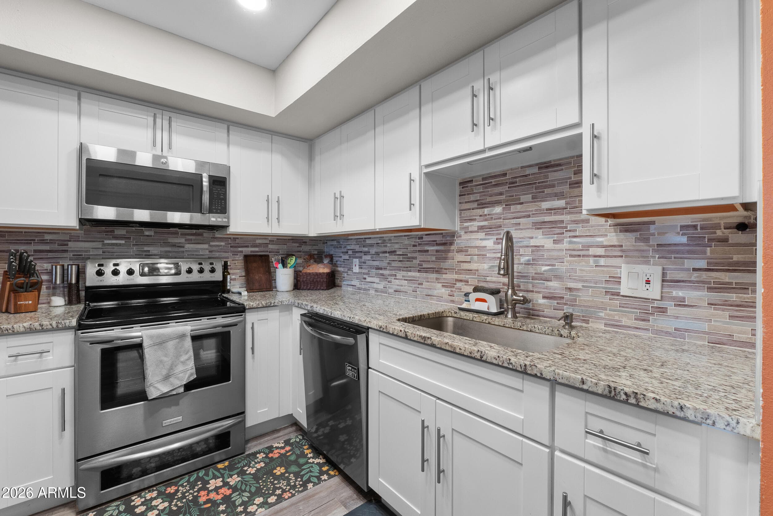 202 E RUTH Avenue 2, Phoenix, AZ 85020 — photo 7 of 24