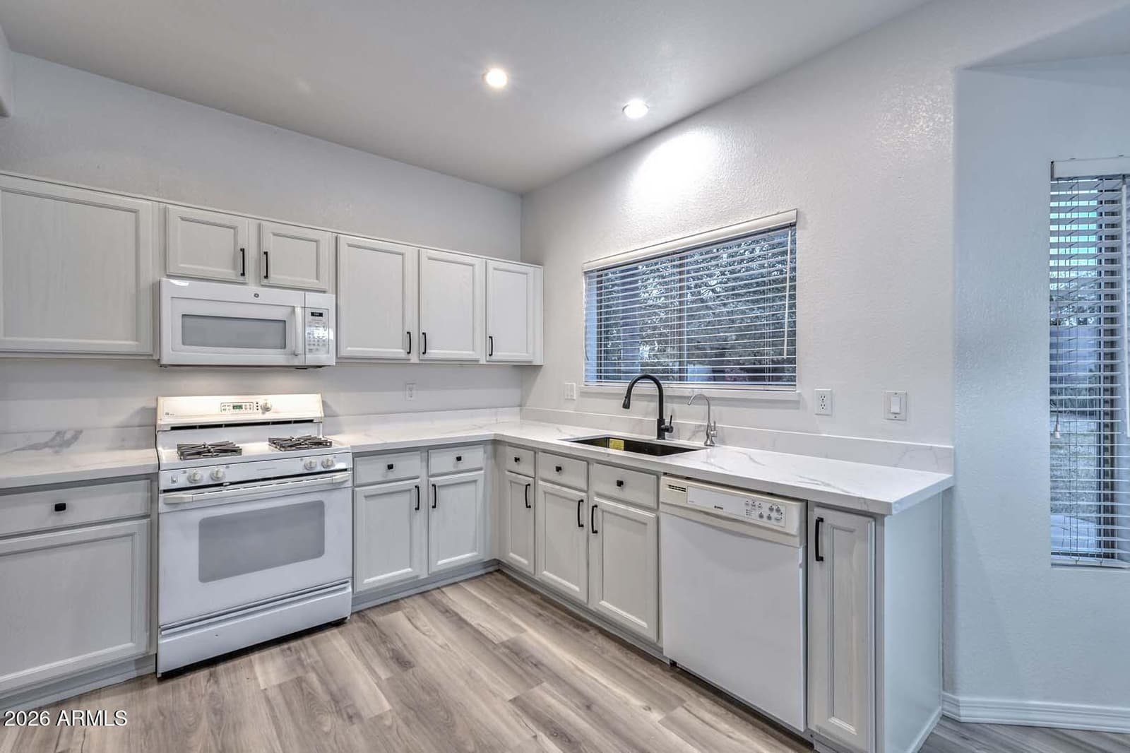 26435 N 42ND Place, Phoenix, AZ 85050 — photo 6 of 66