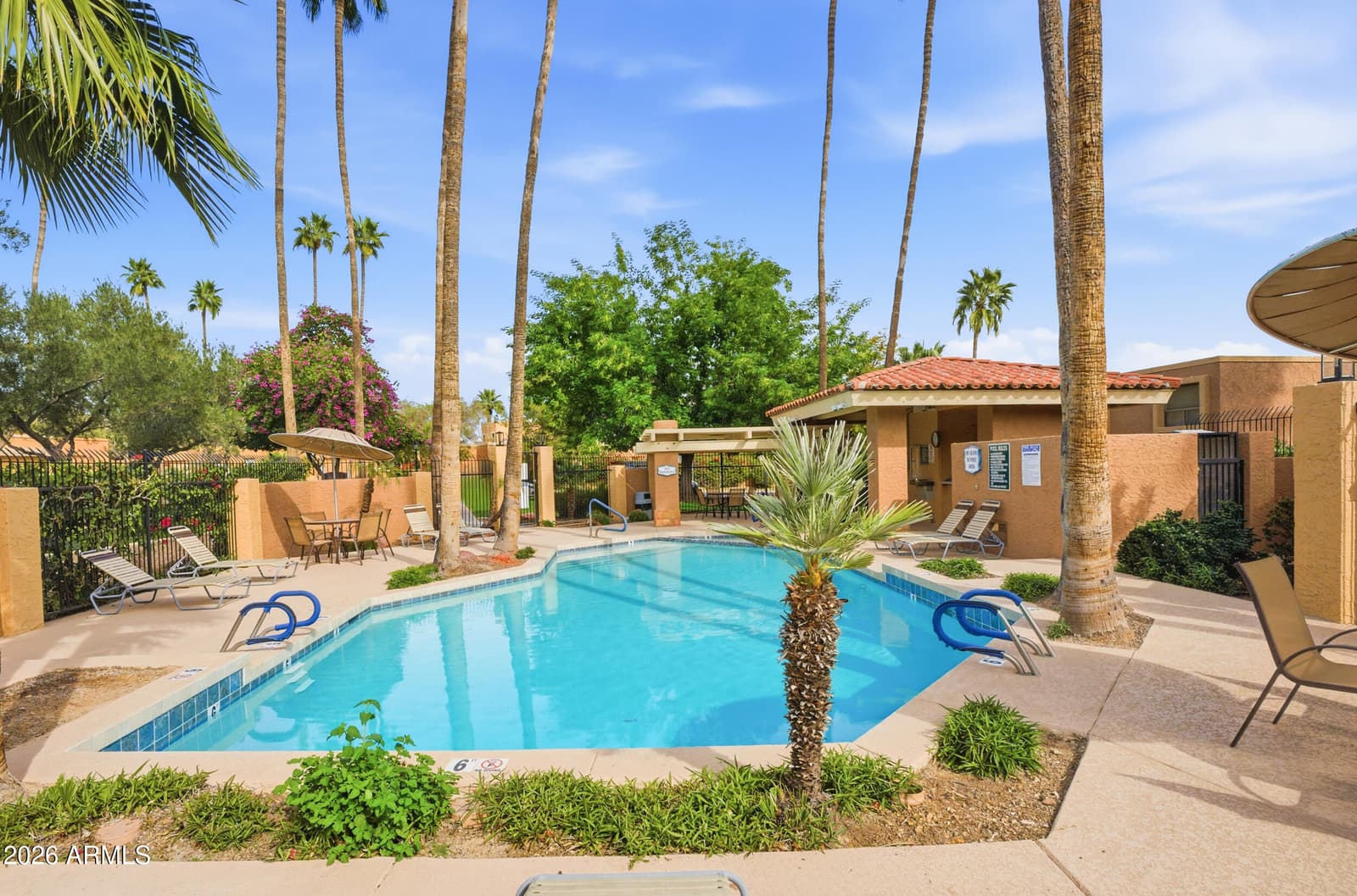 1015 E BECKER Lane, Phoenix, AZ 85020 — photo 31 of 32