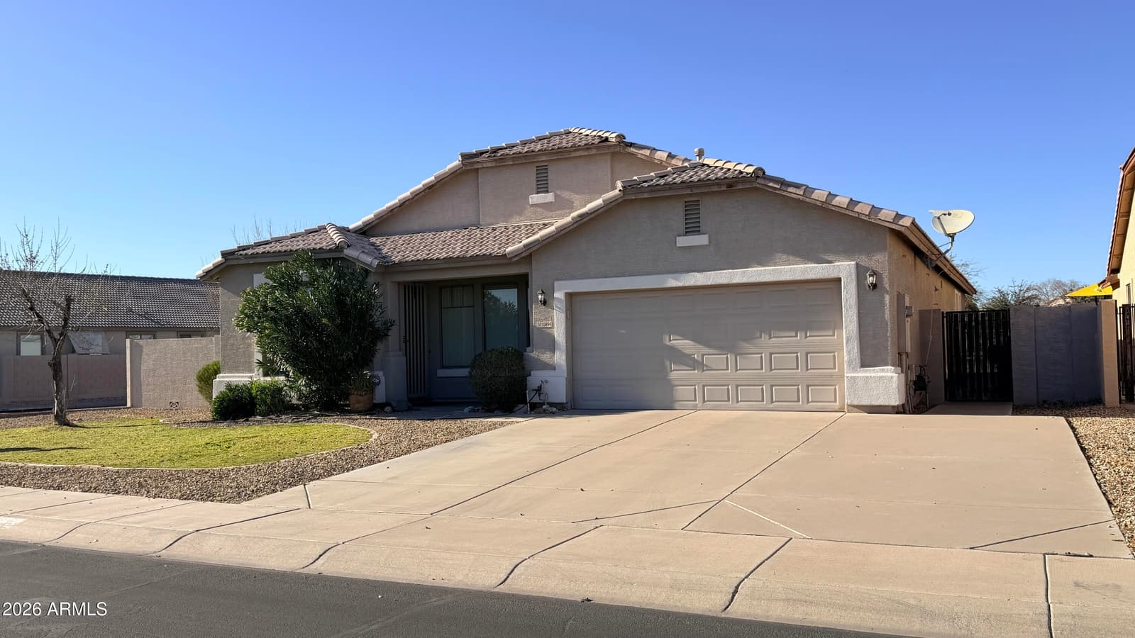 10894 W DAVIS Lane, Avondale, AZ 85323 — photo 2 of 60