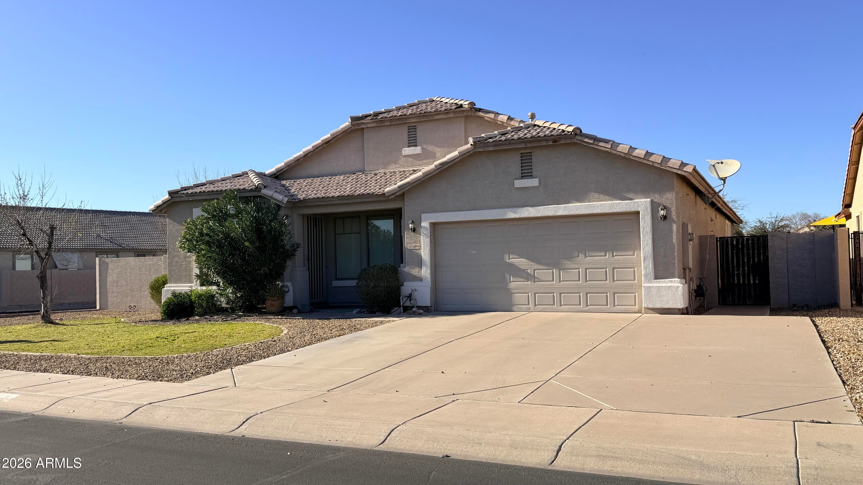 10894 W DAVIS Lane, Avondale, AZ 85323 — photo 2 of 60
