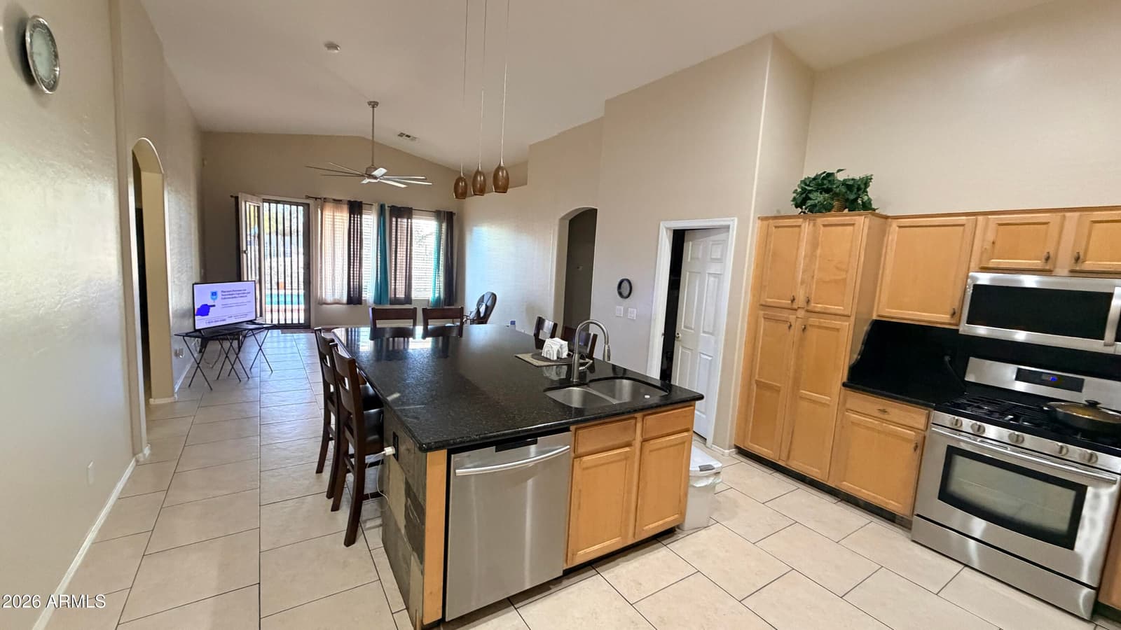 10894 W DAVIS Lane, Avondale, AZ 85323 — photo 9 of 60