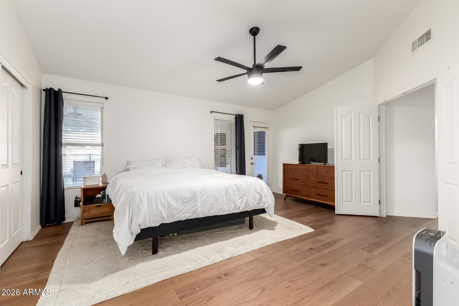 2126 S RAVEN, Mesa, AZ 85209 — photo 14 of 34