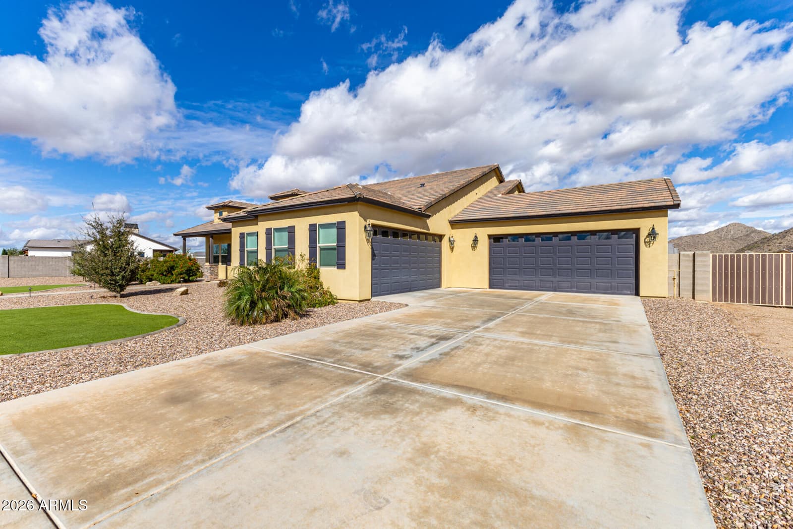 9110 W GARNET MOUNTAIN Drive, Casa Grande, AZ 85194 — photo 9 of 46