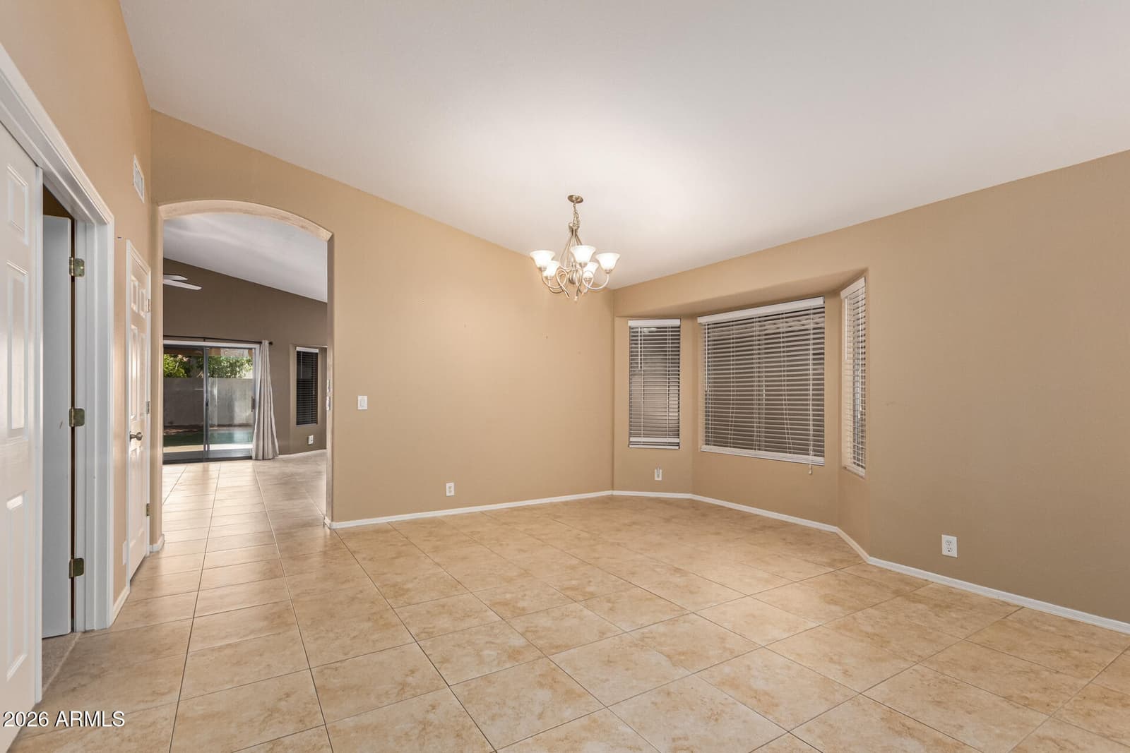 8364 W STELLA Way, Glendale, AZ 85305 — photo 7 of 43