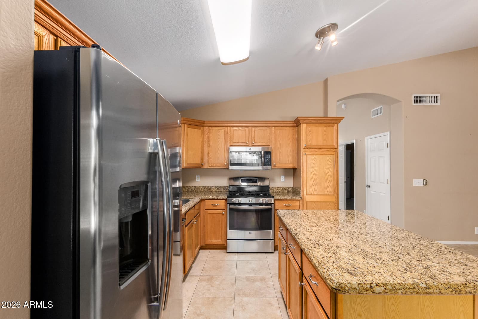 8364 W STELLA Way, Glendale, AZ 85305 — photo 4 of 43