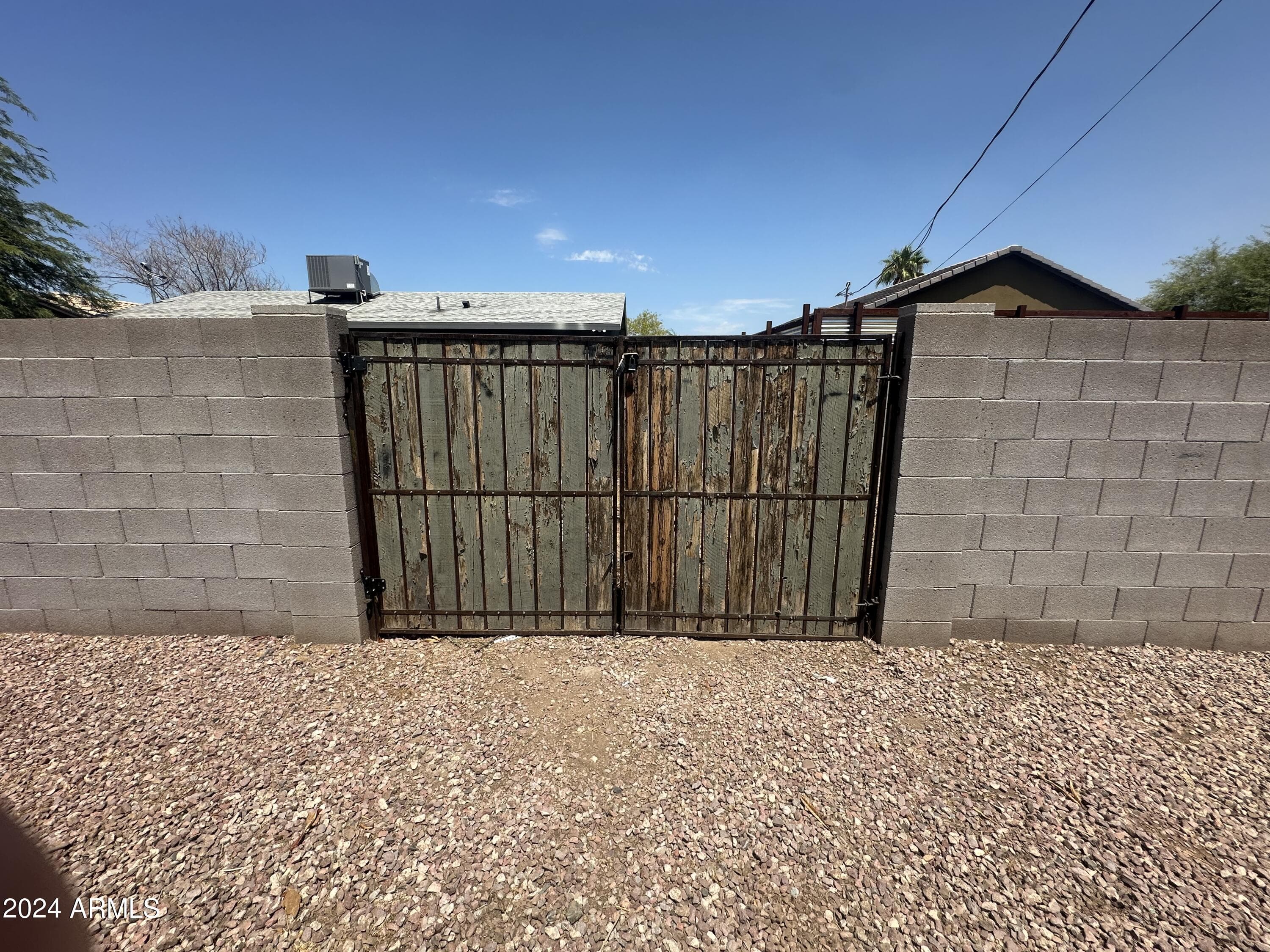 2616 E SOUTHGATE Avenue 2, Phoenix, AZ 85040 — photo 25 of 75