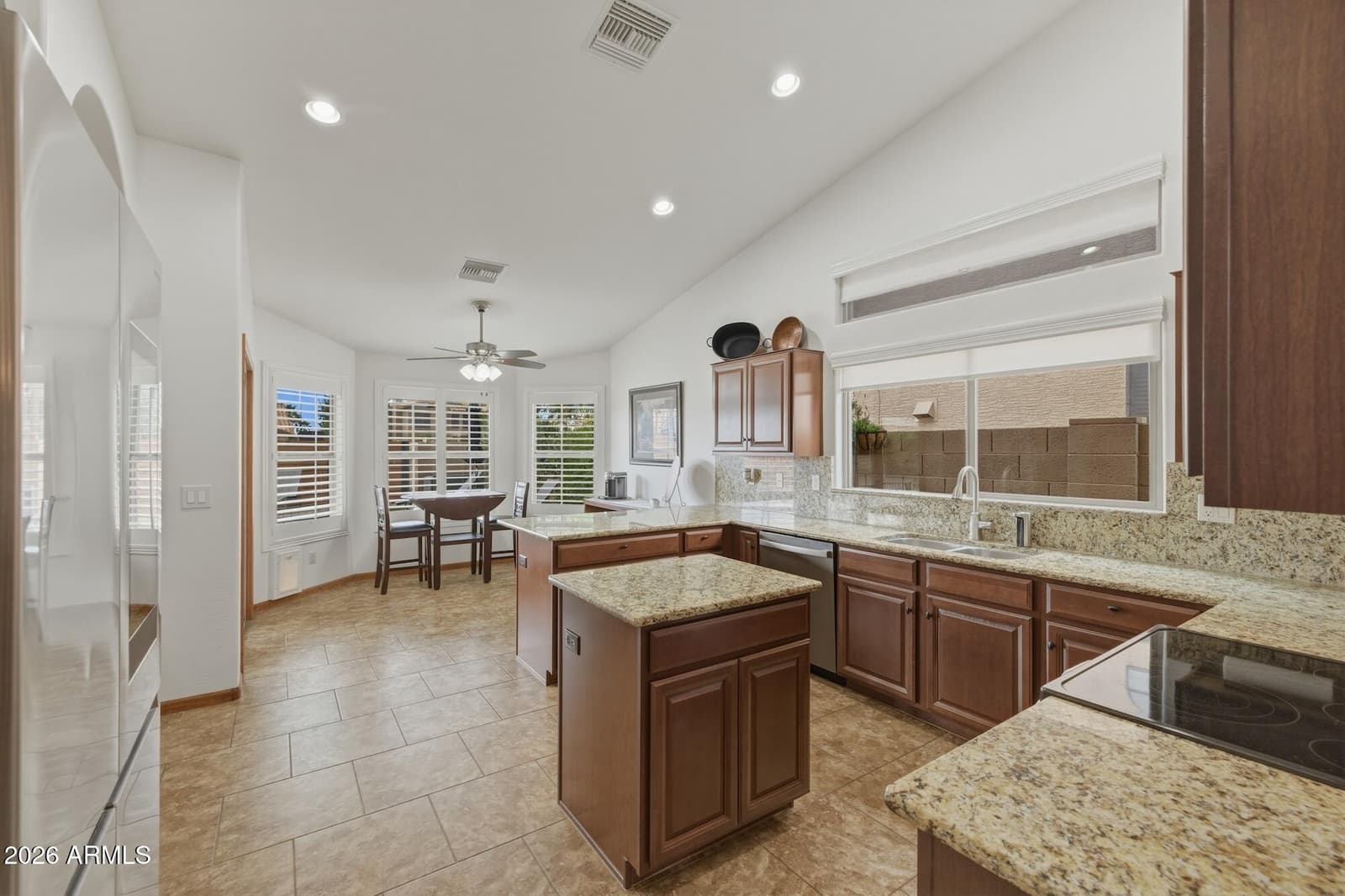 1117 W LAKERIDGE Drive, Gilbert, AZ 85233 — photo 15 of 33