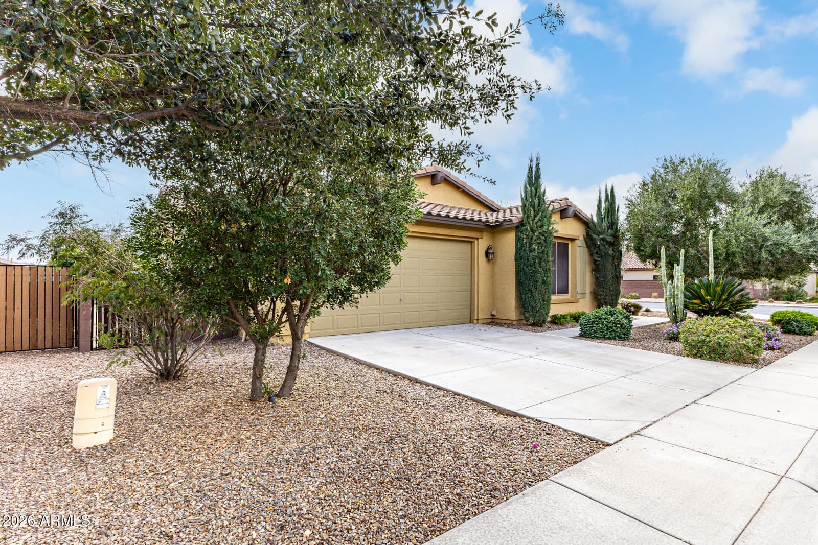 525 W REEVES Avenue, San Tan Valley, AZ 85140 — photo 2 of 30