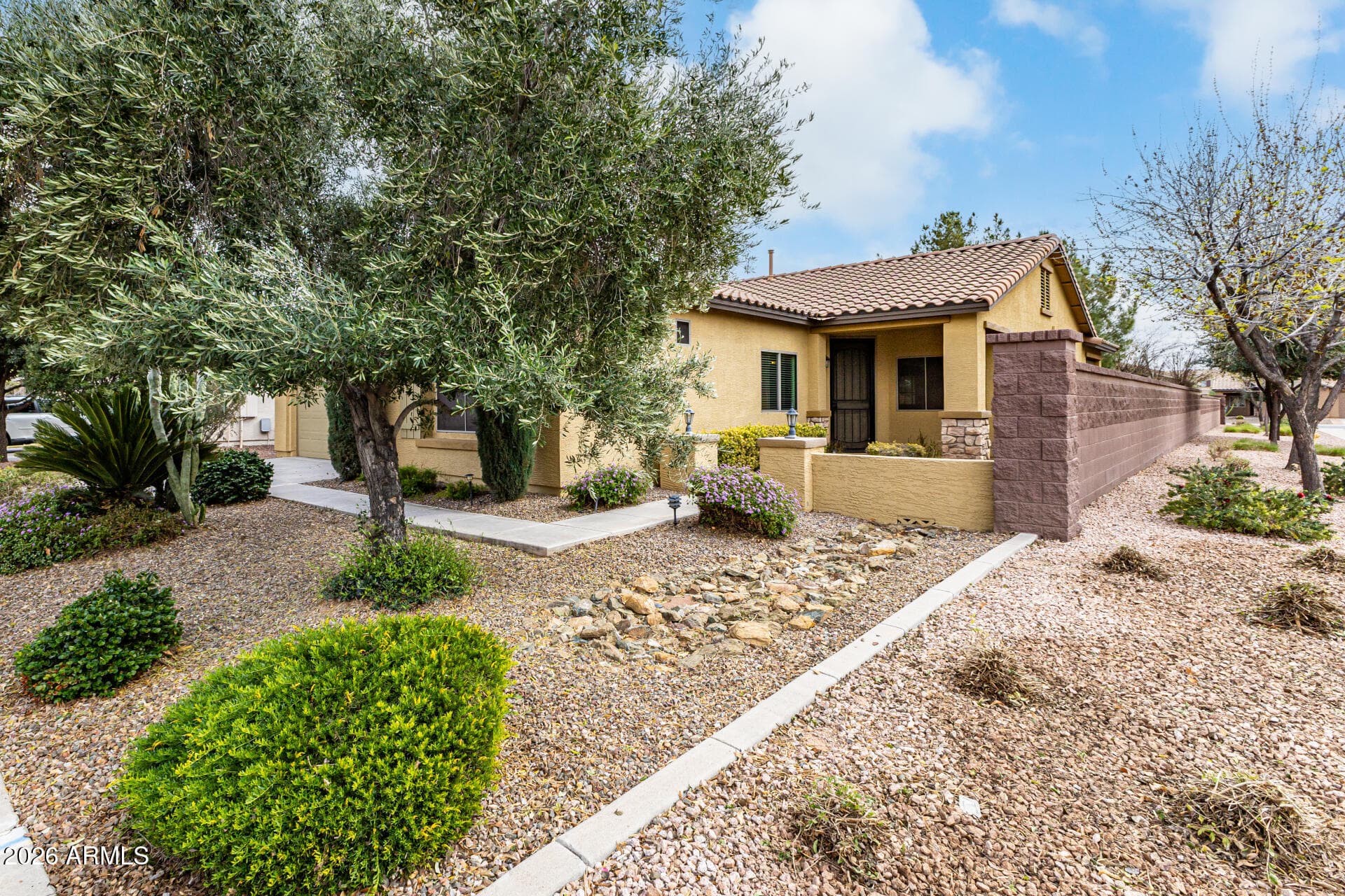 525 W REEVES Avenue, San Tan Valley, AZ 85140 — photo 3 of 30