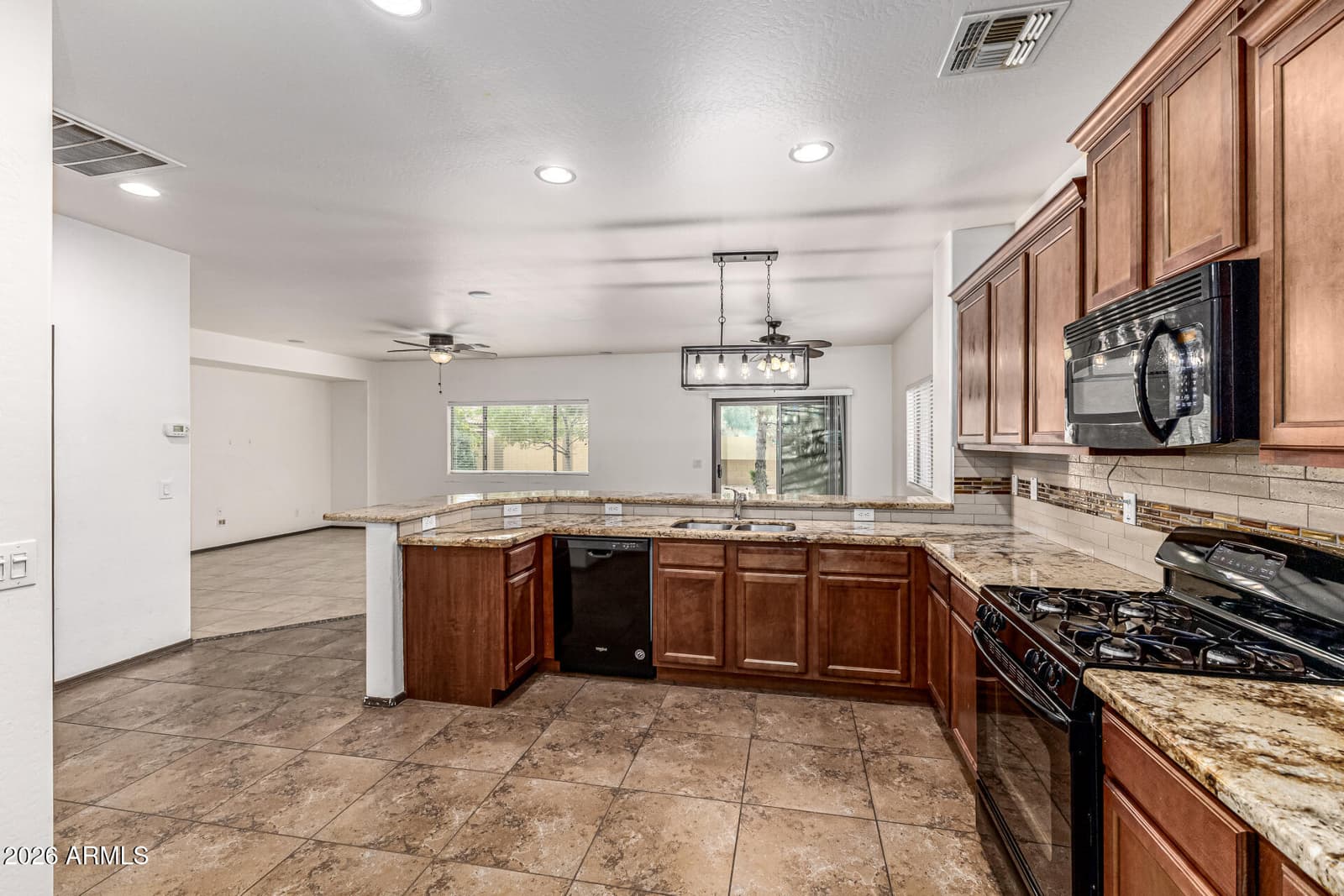 525 W REEVES Avenue, San Tan Valley, AZ 85140 — photo 11 of 30