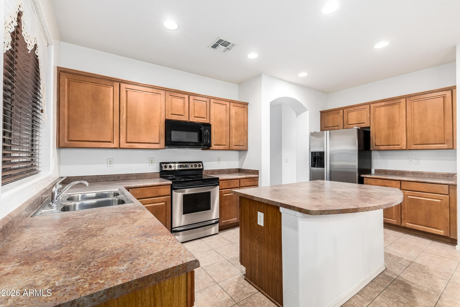 8432 W PALO VERDE Avenue, Peoria, AZ 85345 — photo 9 of 36