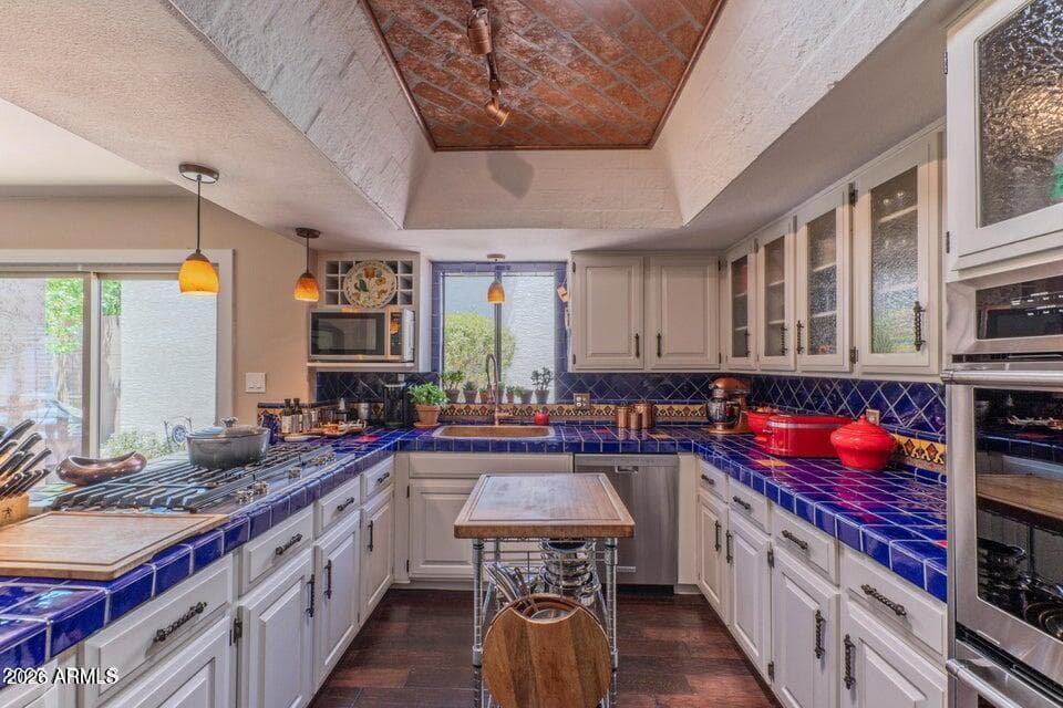 7302 E ROSE Lane, Scottsdale, AZ 85250 — photo 11 of 36