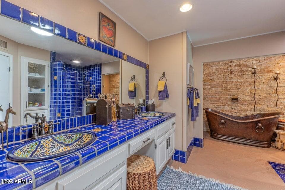 7302 E ROSE Lane, Scottsdale, AZ 85250 — photo 21 of 36